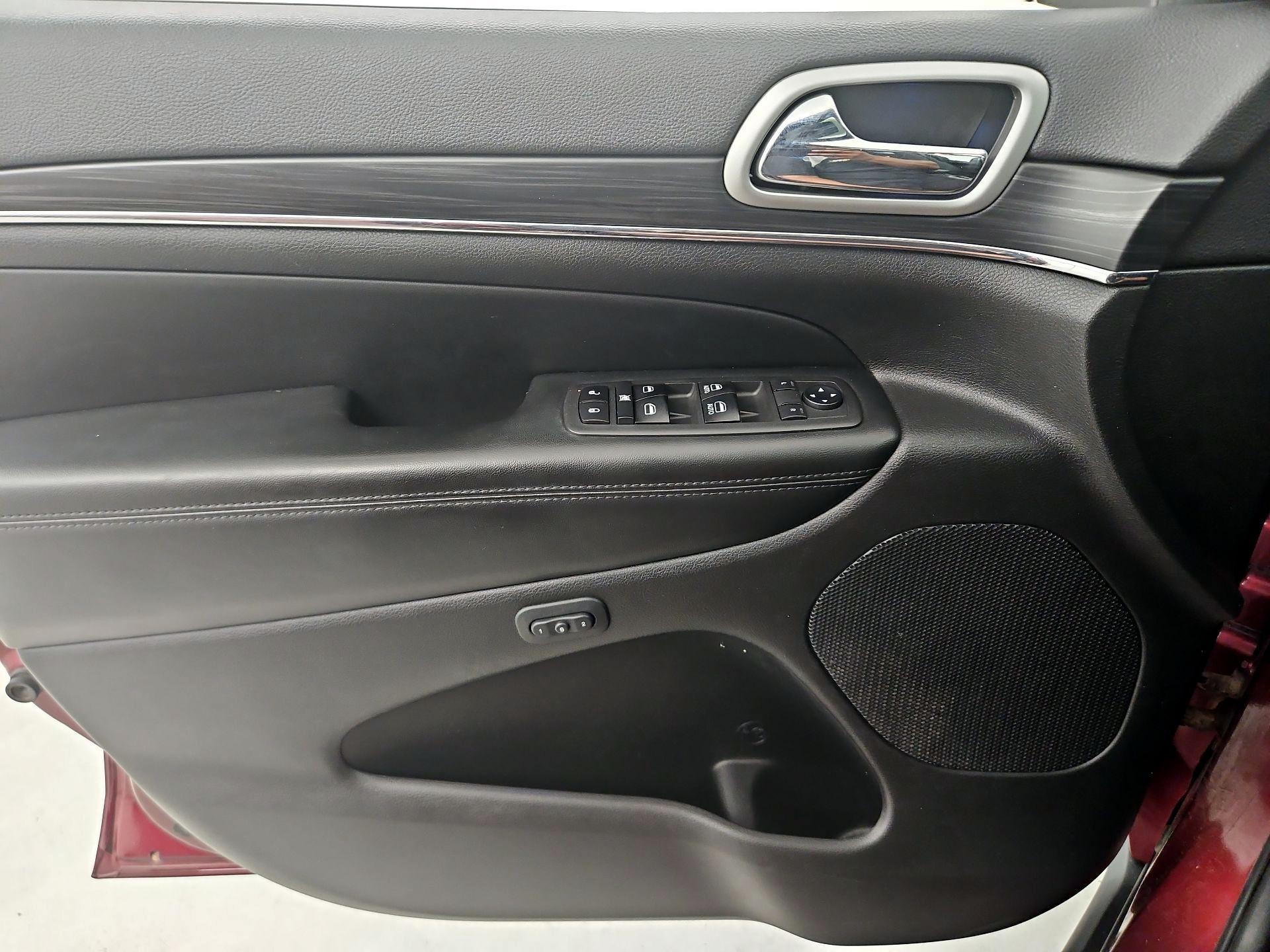 Thumbnail: 2019 Jeep Grand Cherokee - 12