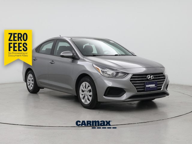 Silver 2022 Hyundai Accent SE FWD Sedan Front-Wheel Drive Automatic