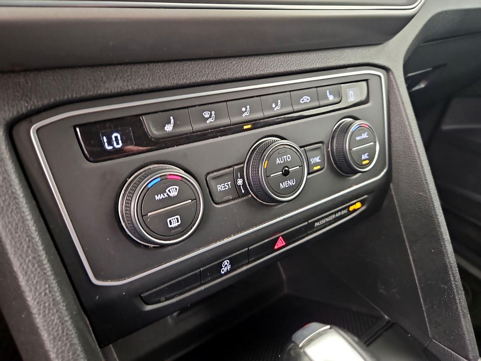 2019 Volkswagen Atlas SE R-Line w/Tech - Photo 17