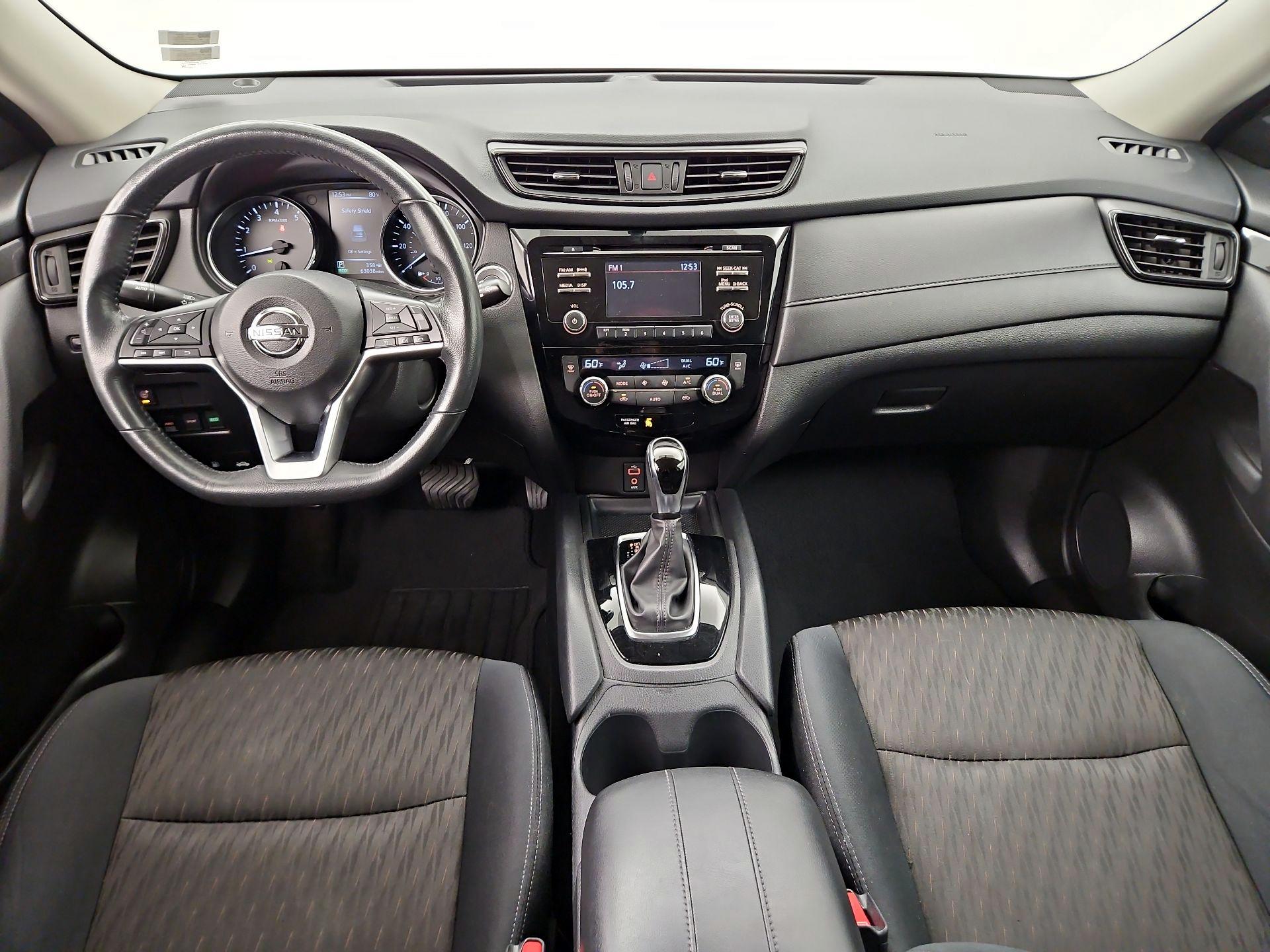 Thumbnail: 2017 Nissan Rogue - 9