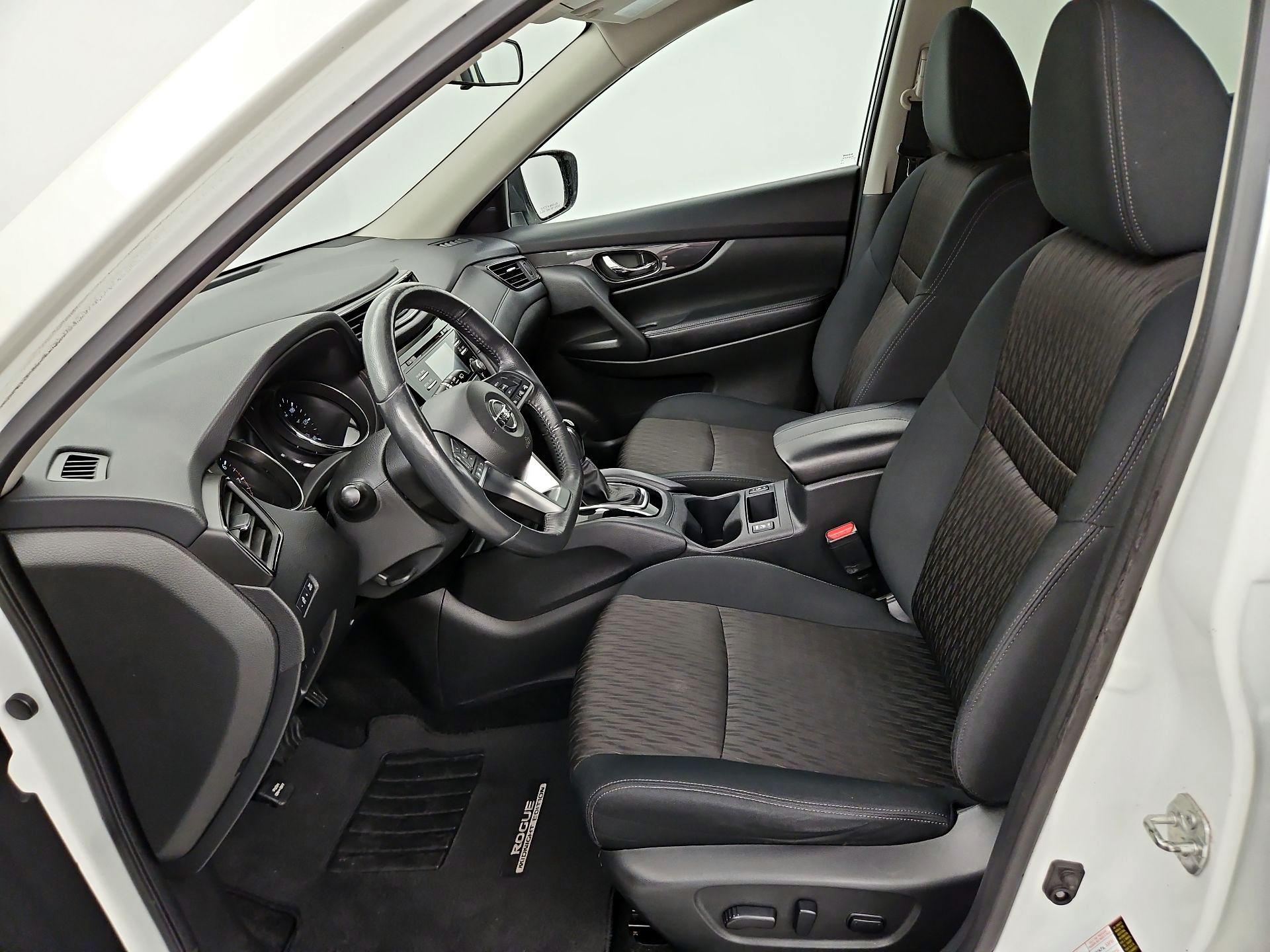 Thumbnail: 2017 Nissan Rogue - 11