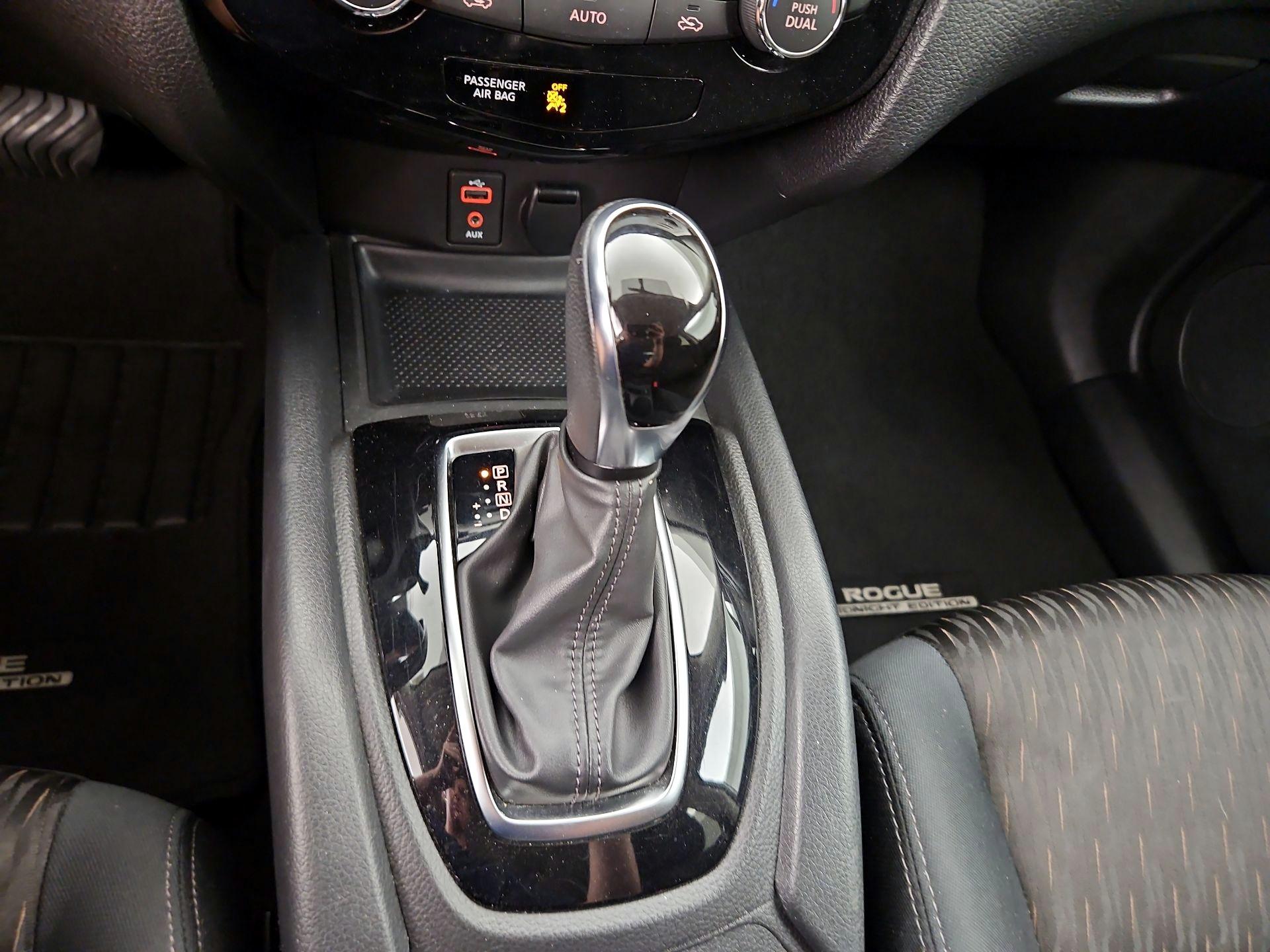 Thumbnail: 2017 Nissan Rogue - 17