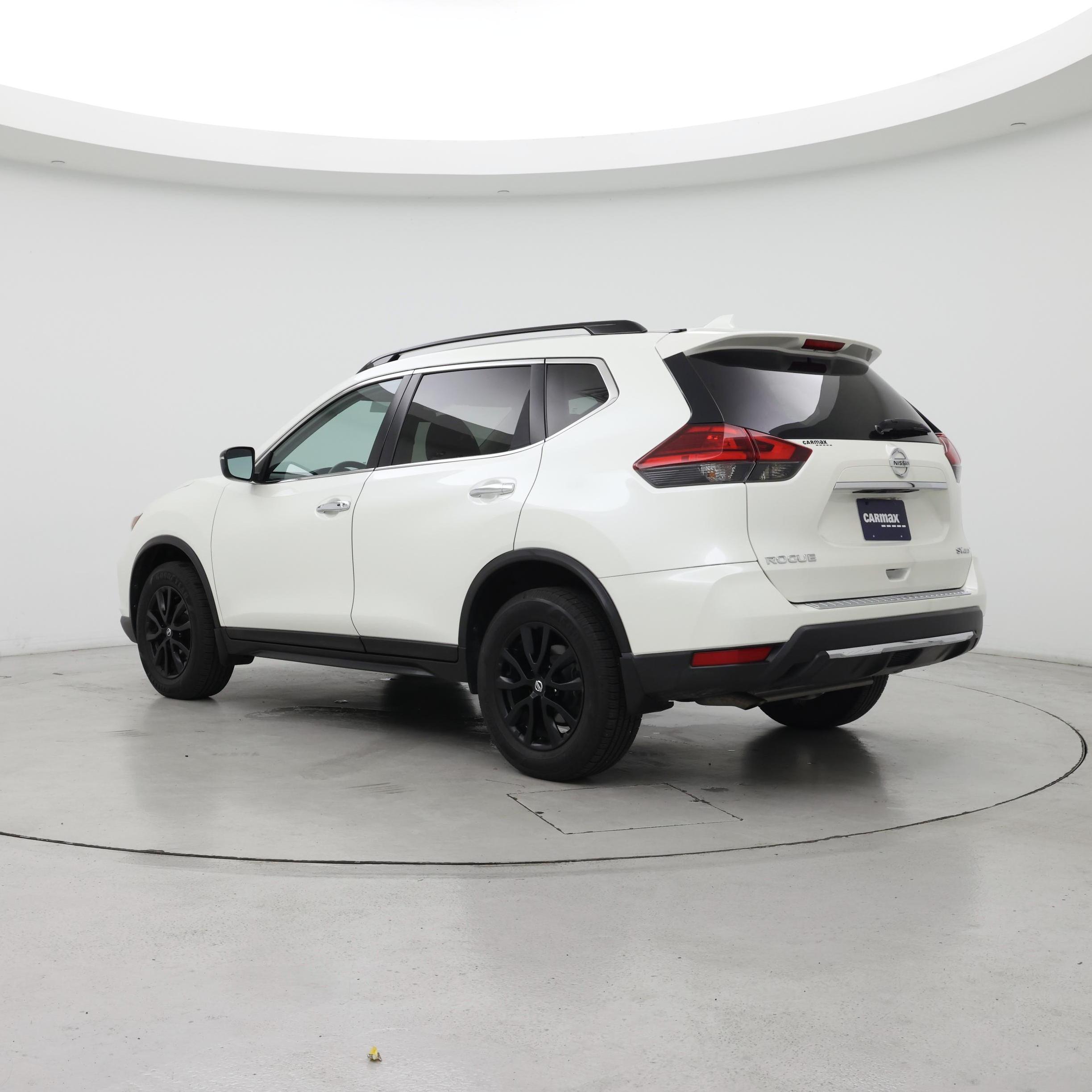 Thumbnail: 2017 Nissan Rogue - 2