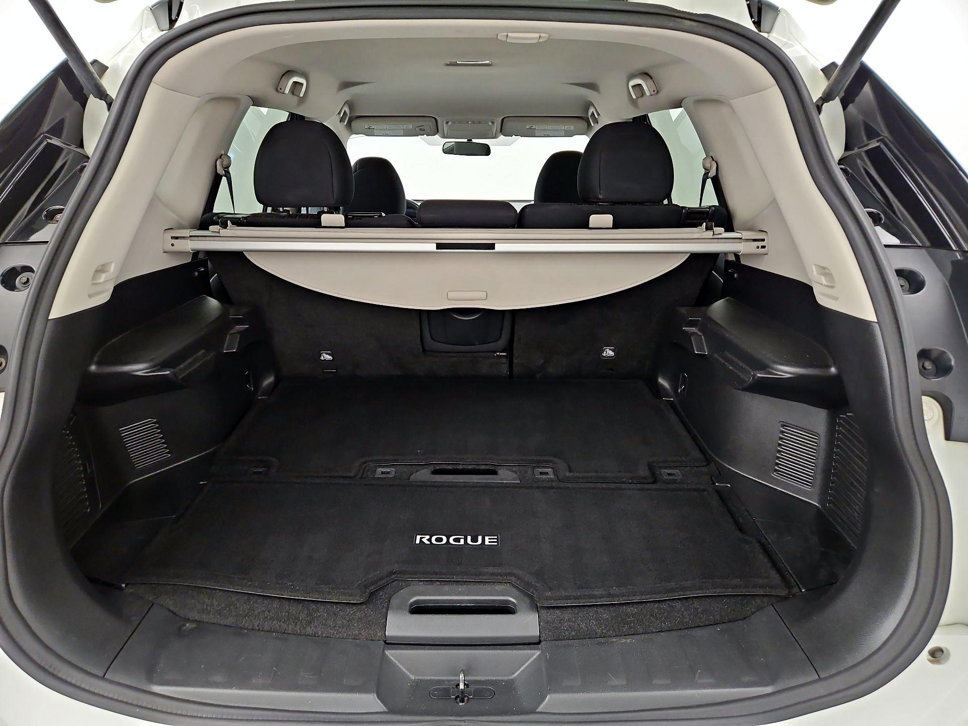 Thumbnail: 2017 Nissan Rogue - 20