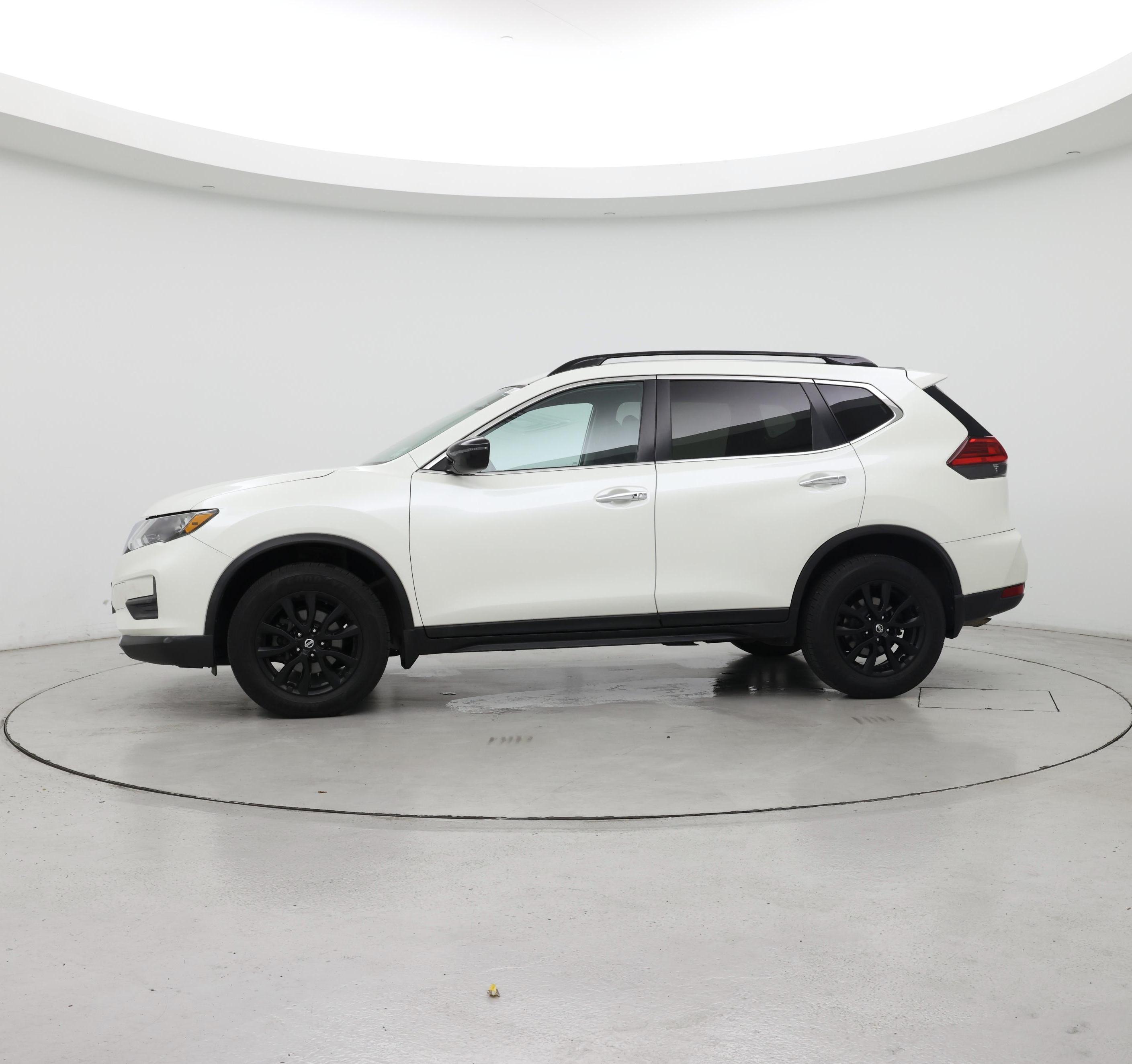 Thumbnail: 2017 Nissan Rogue - 3