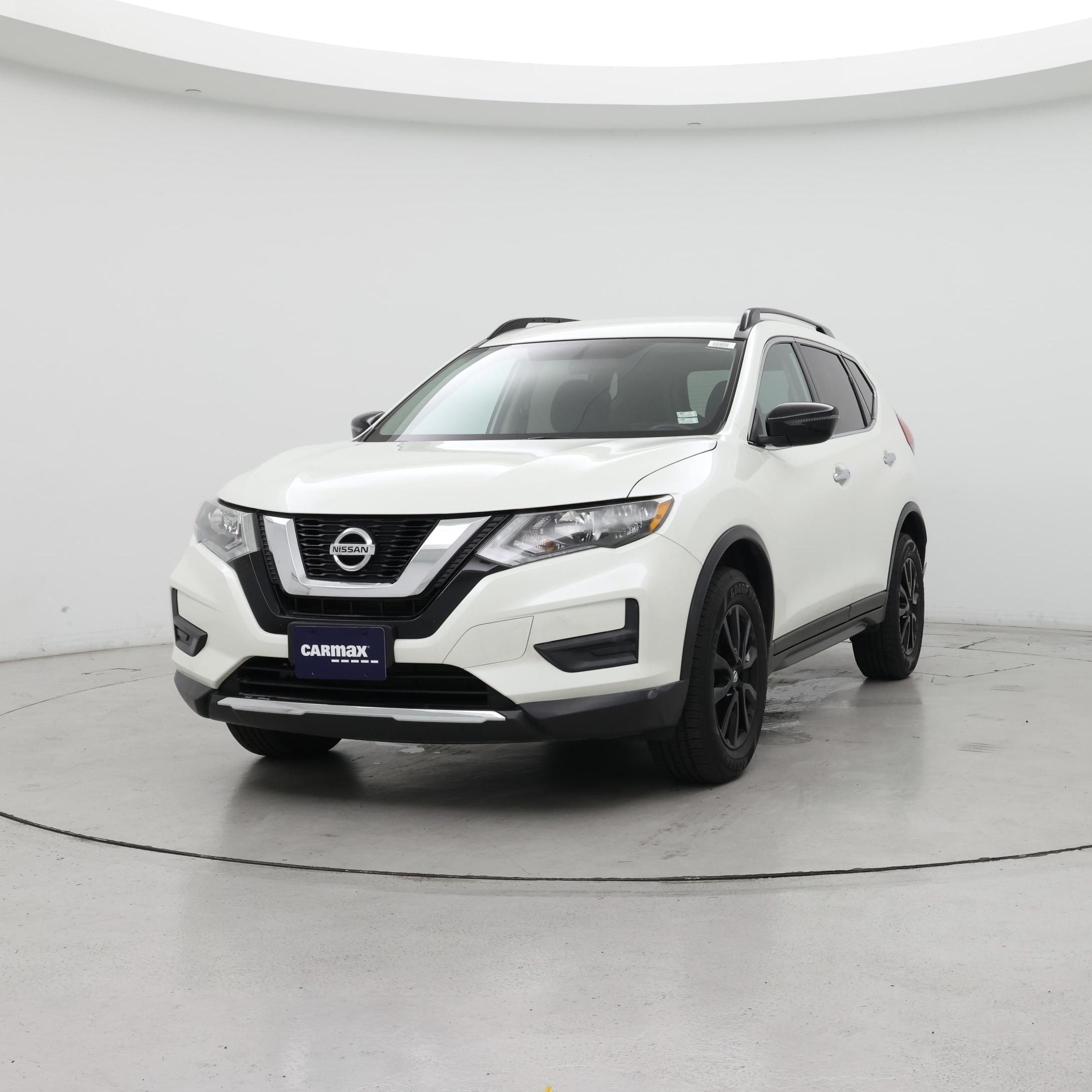 Thumbnail: 2017 Nissan Rogue - 4