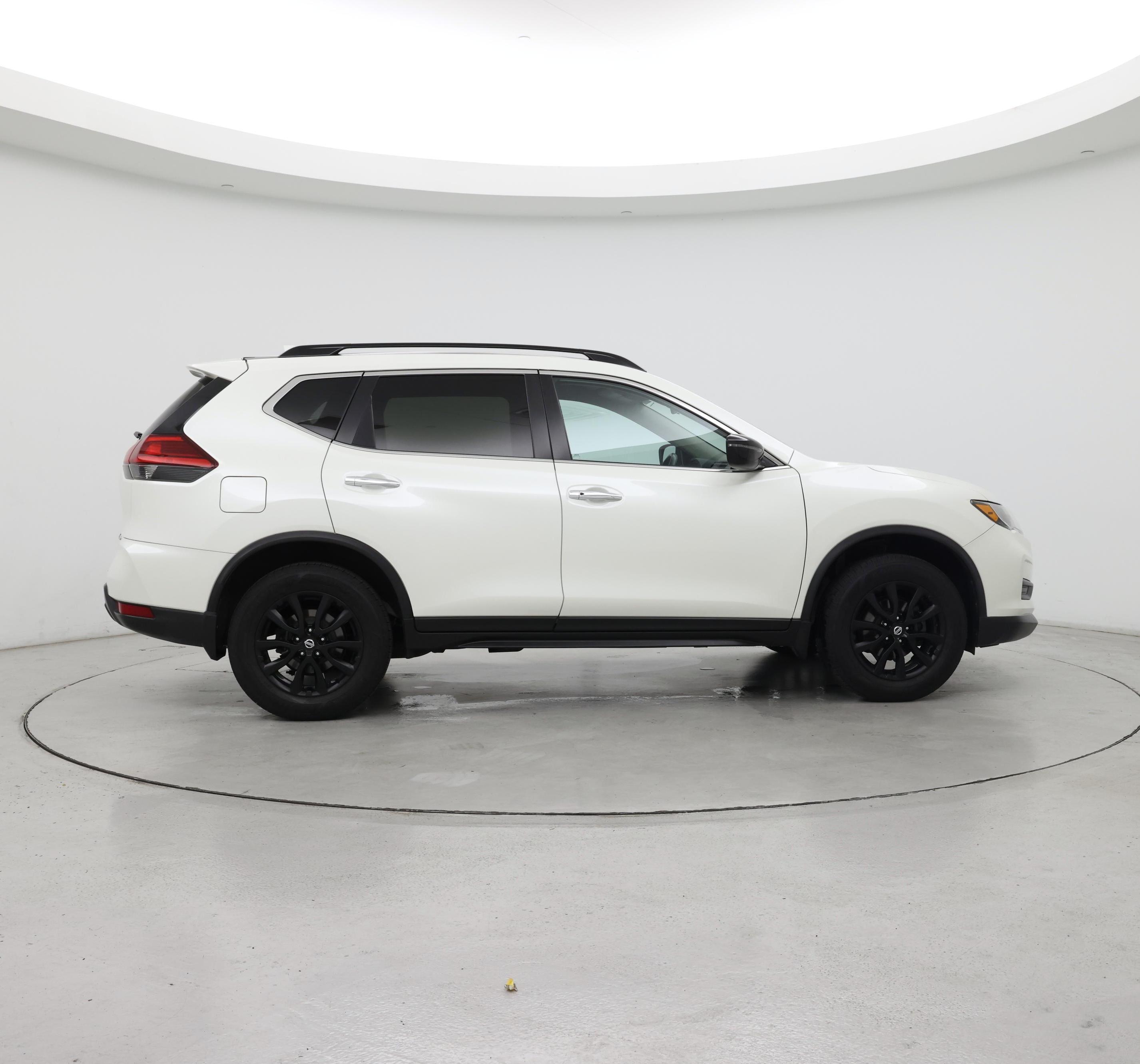 Thumbnail: 2017 Nissan Rogue - 7
