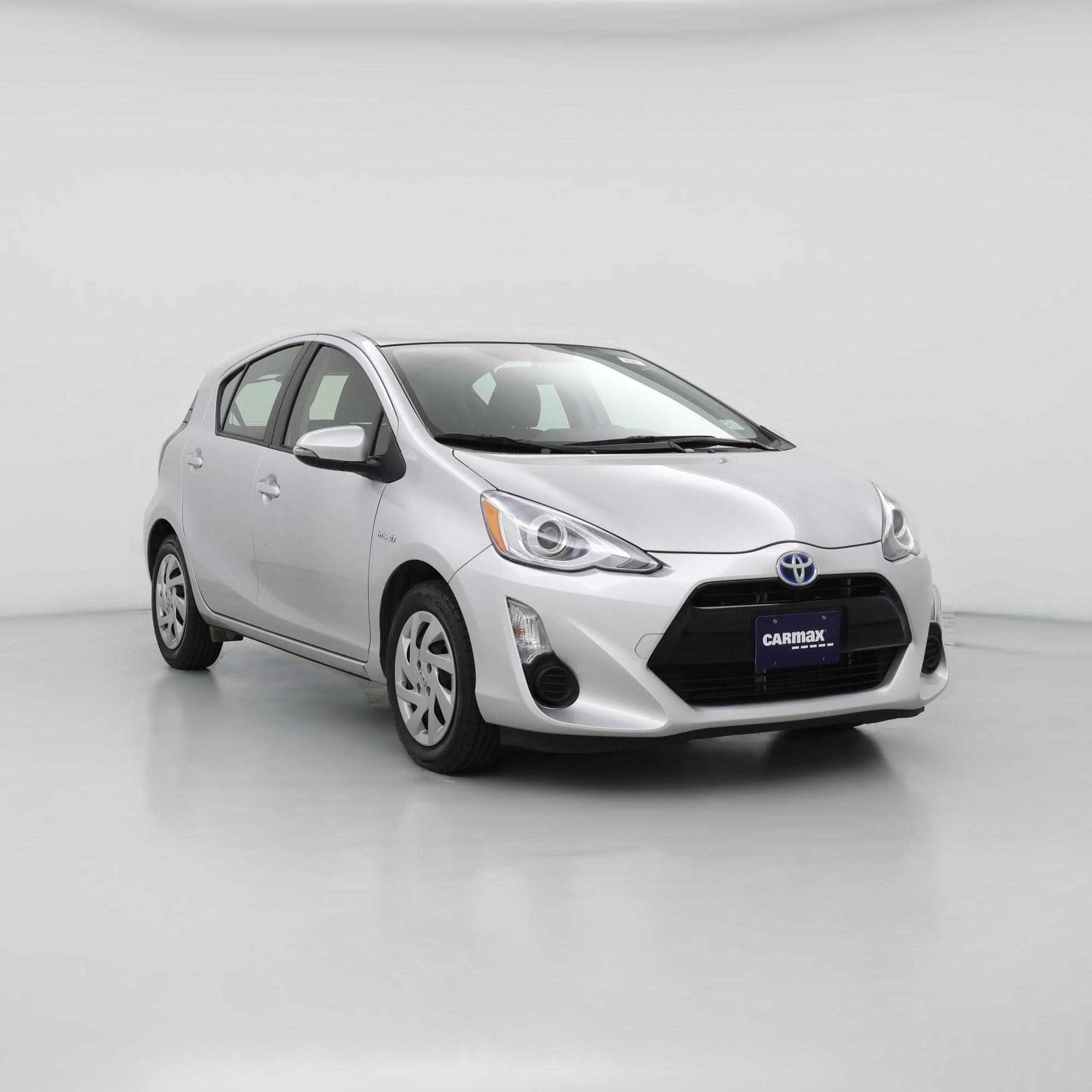 Thumbnail: 2015 Toyota Prius c - 1