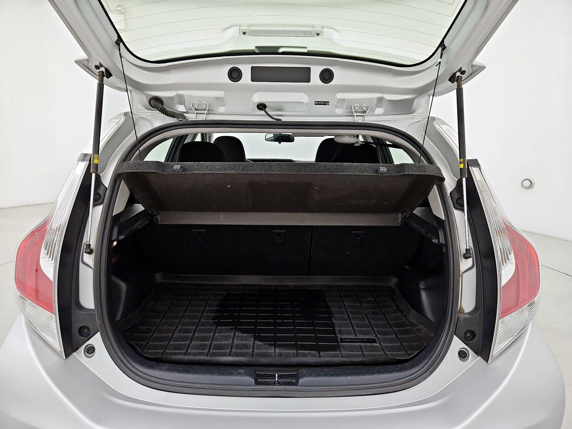 Thumbnail: 2015 Toyota Prius c - 19