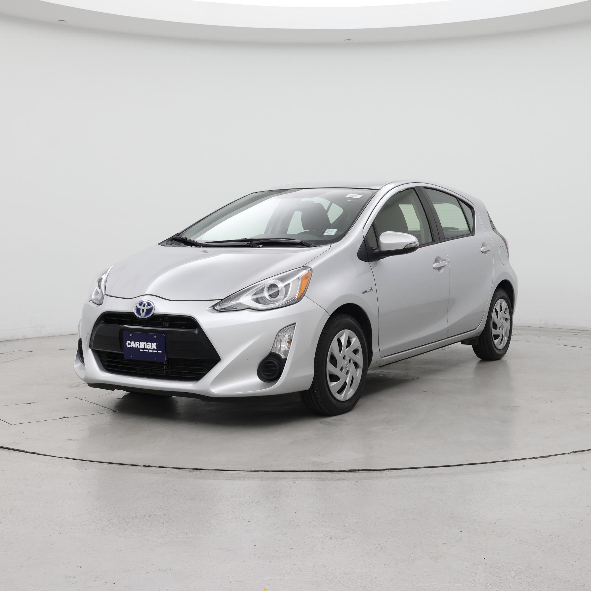 Thumbnail: 2015 Toyota Prius c - 4