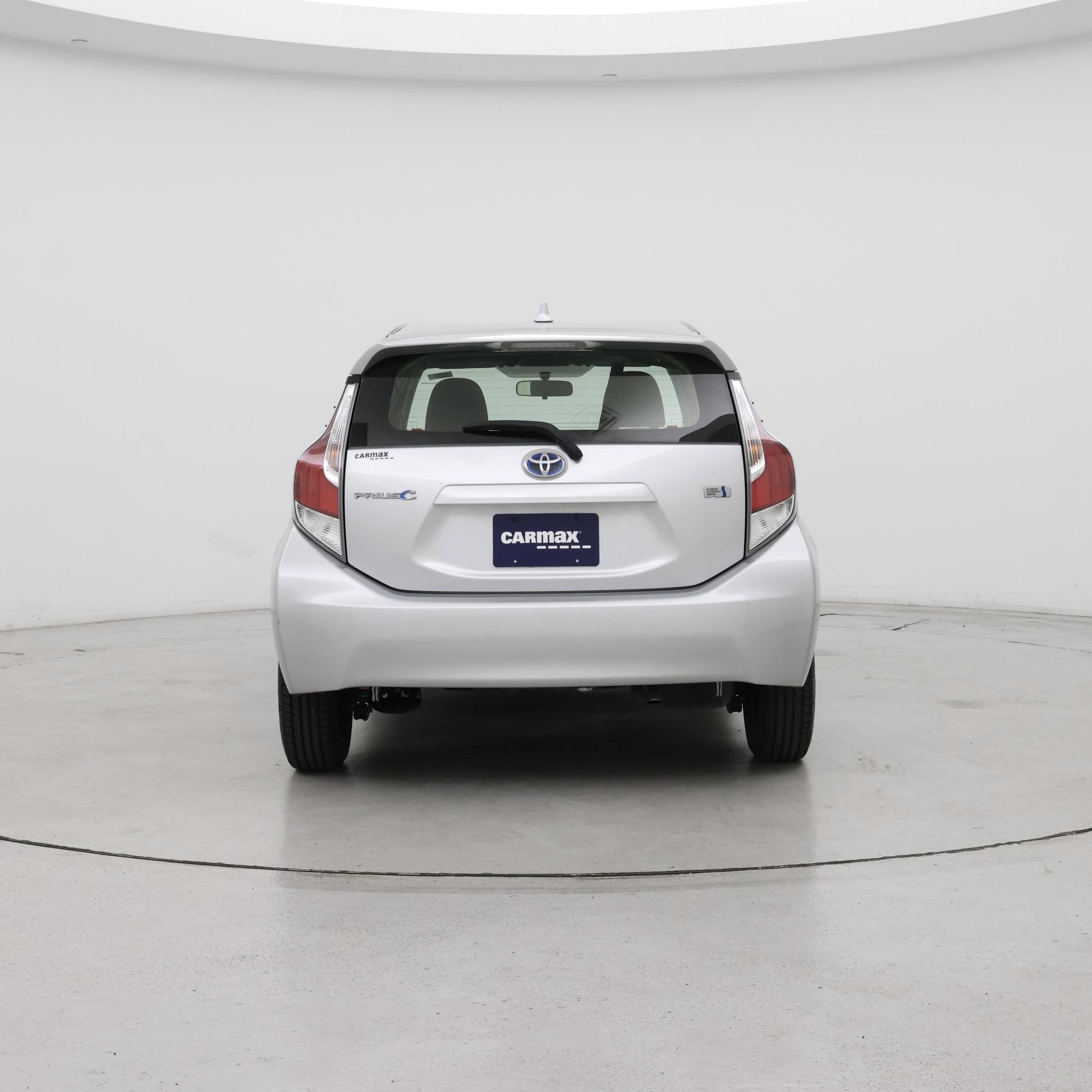 Thumbnail: 2015 Toyota Prius c - 6