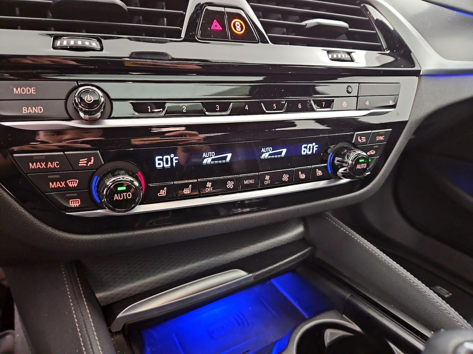 2023 BMW 5 Series M550i - Photo 18