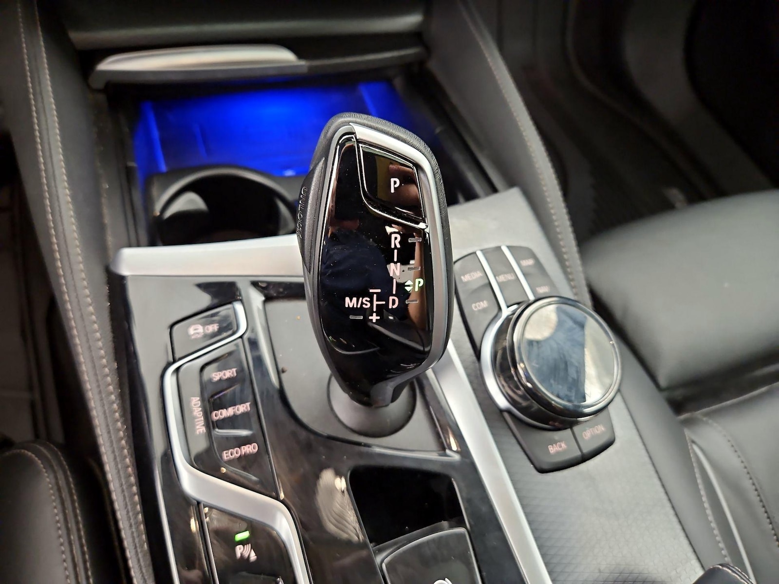 2023 BMW 5 Series M550i - Photo 19