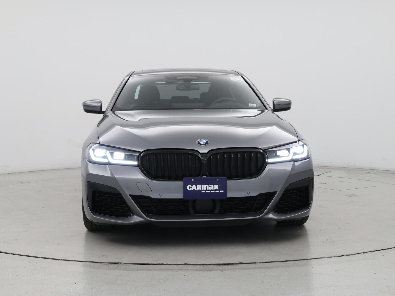 2023 BMW 5 Series M550i - Photo 6