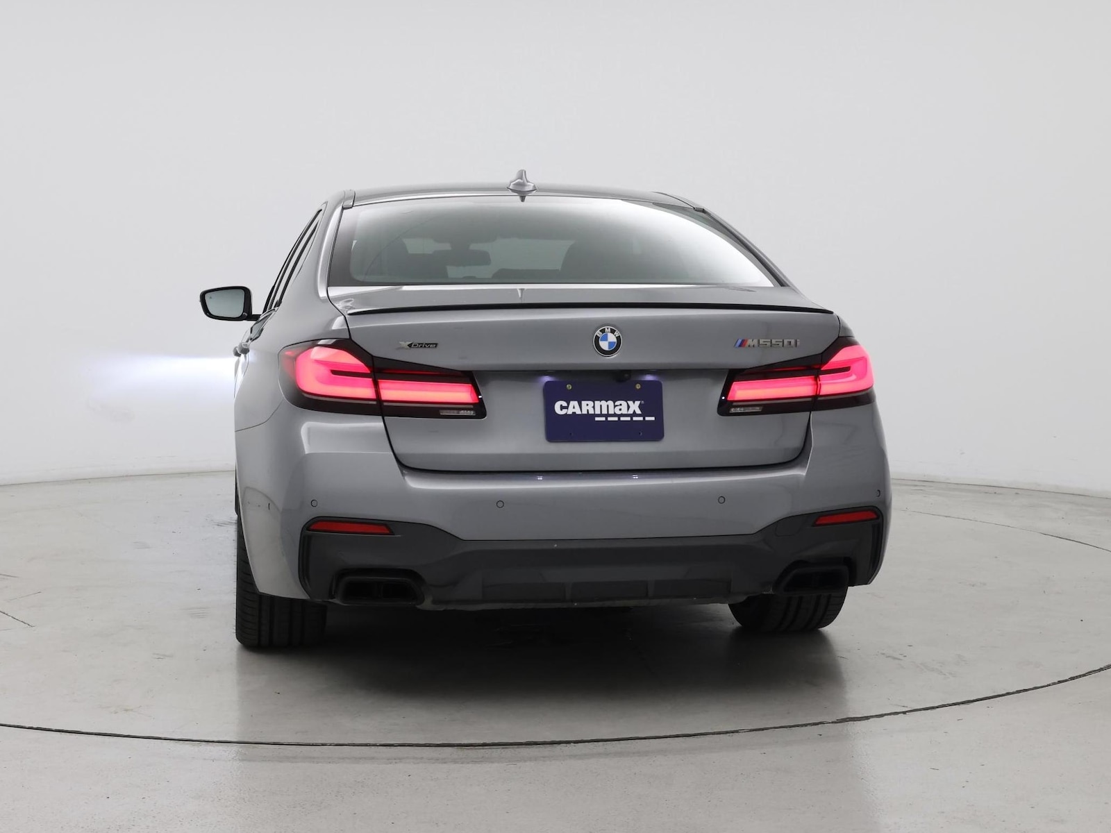 2023 BMW 5 Series M550i - Photo 7