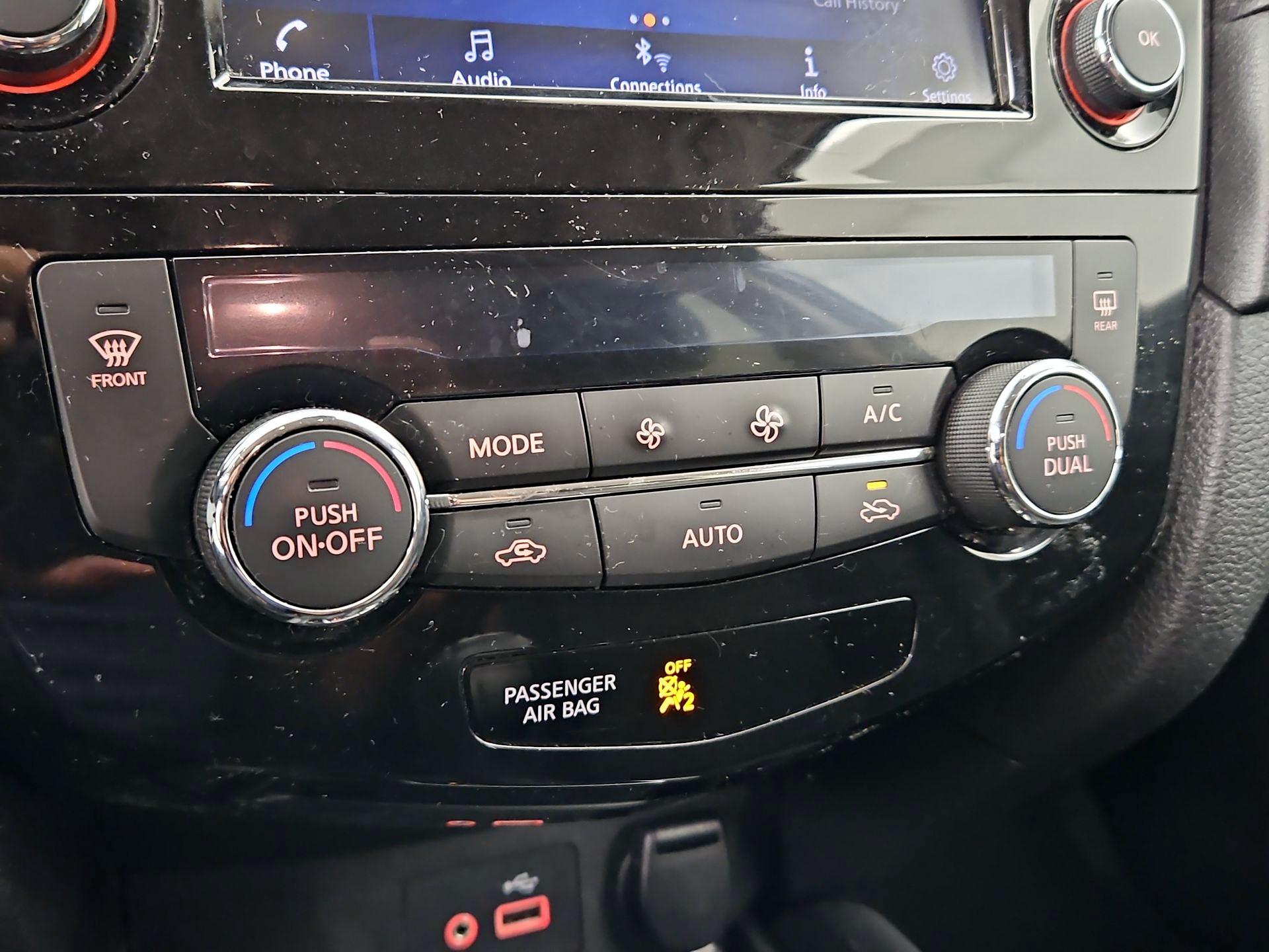 Thumbnail: 2019 Nissan Rogue - 16