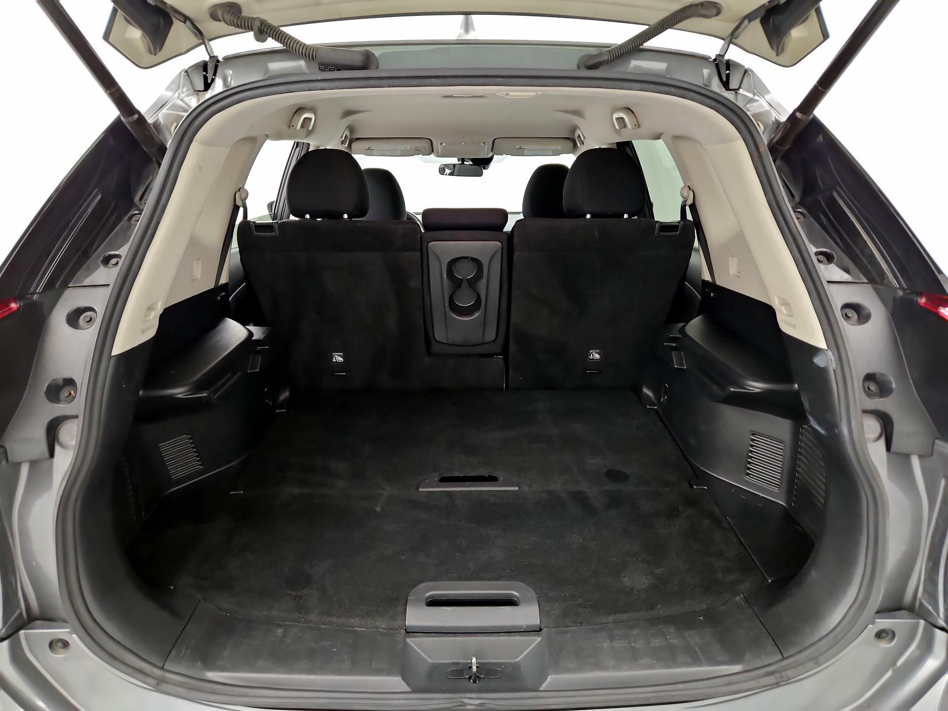 Thumbnail: 2019 Nissan Rogue - 20