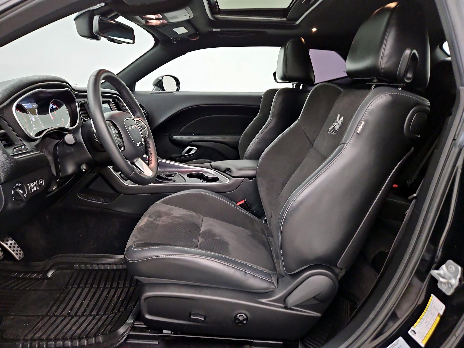Thumbnail: 2017 Dodge Challenger - 11