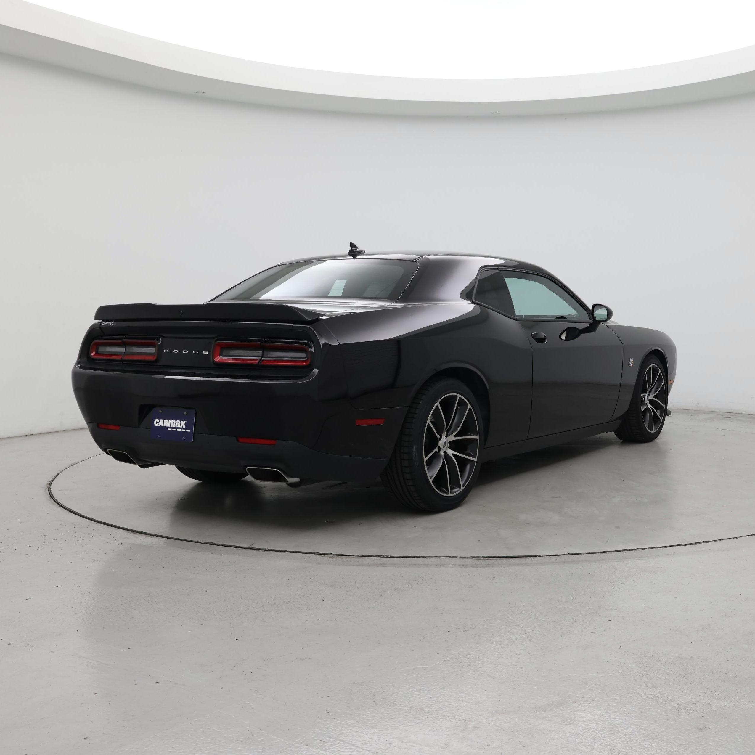 Thumbnail: 2017 Dodge Challenger - 8
