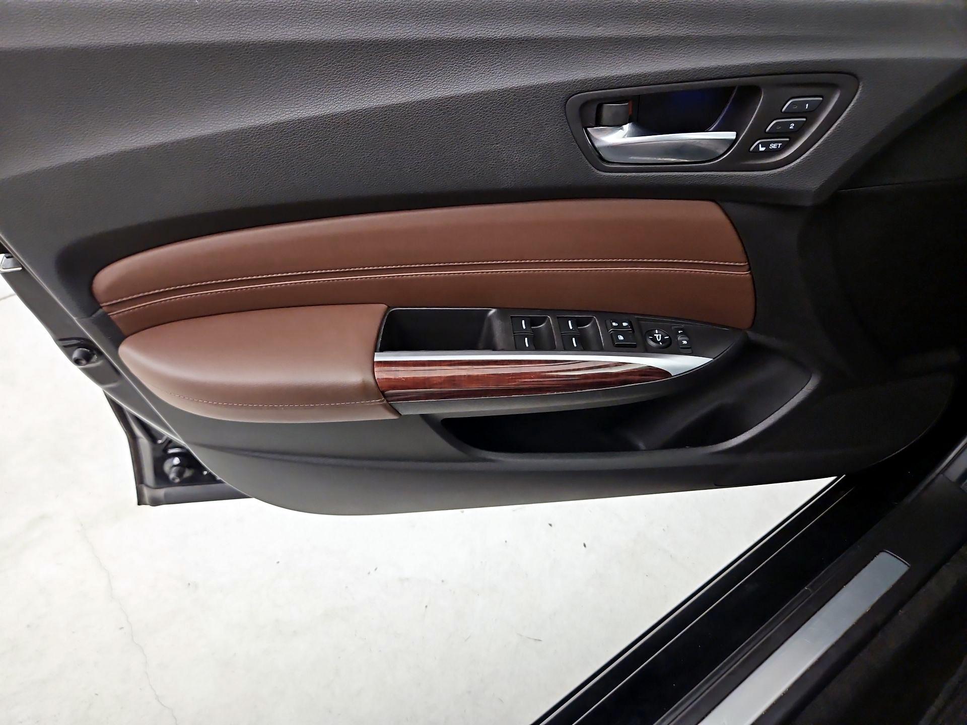 Thumbnail: 2017 Acura TLX - 12