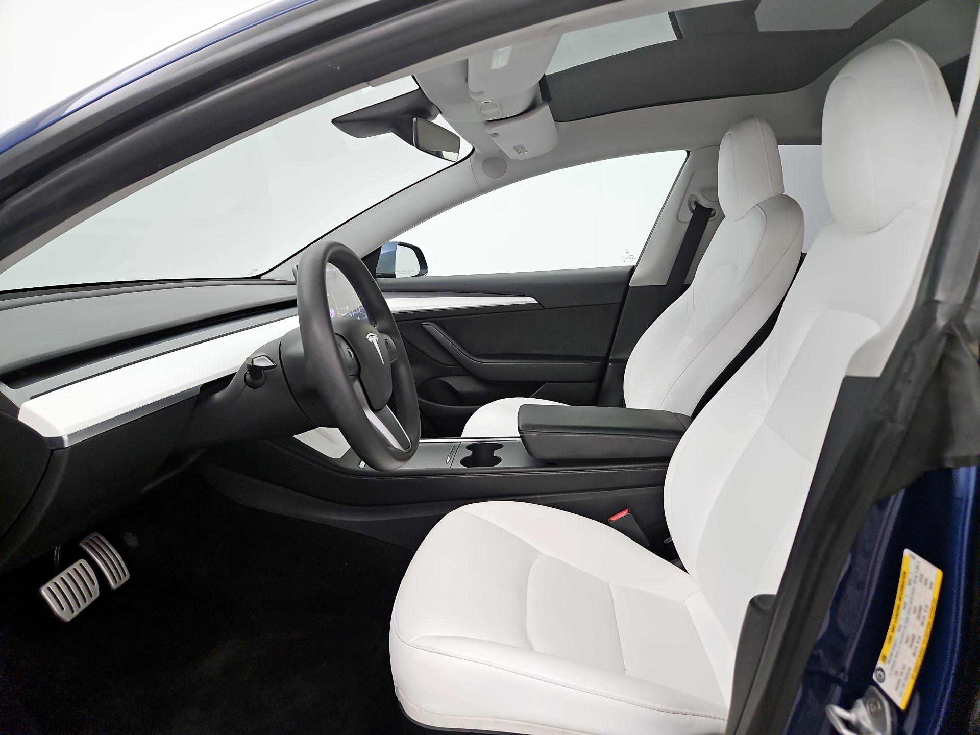 Thumbnail: 2022 Tesla Model 3 - 11