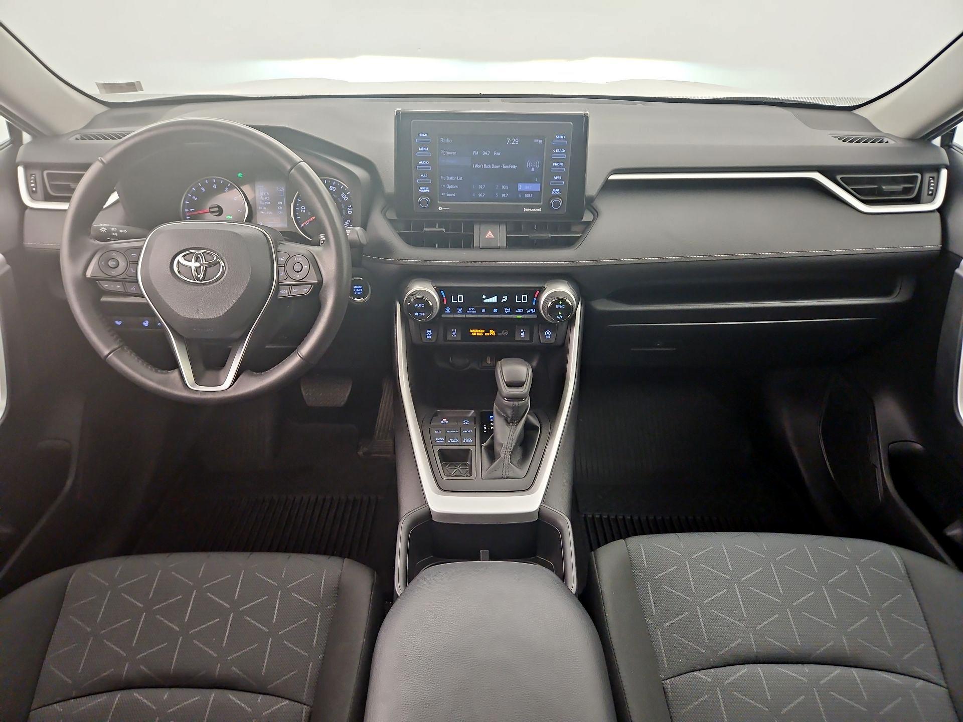 Thumbnail: 2022 Toyota RAV4 - 9