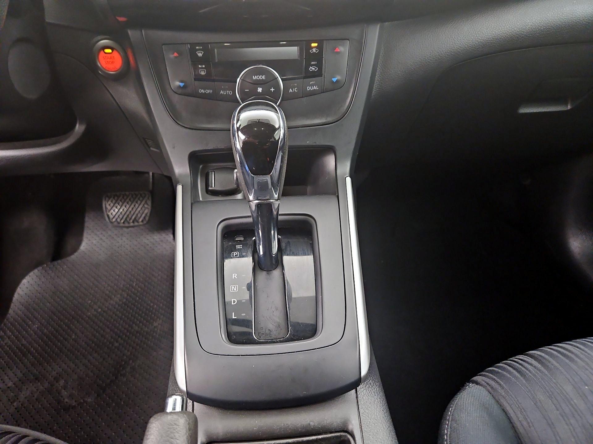 Thumbnail: 2019 Nissan Sentra - 17