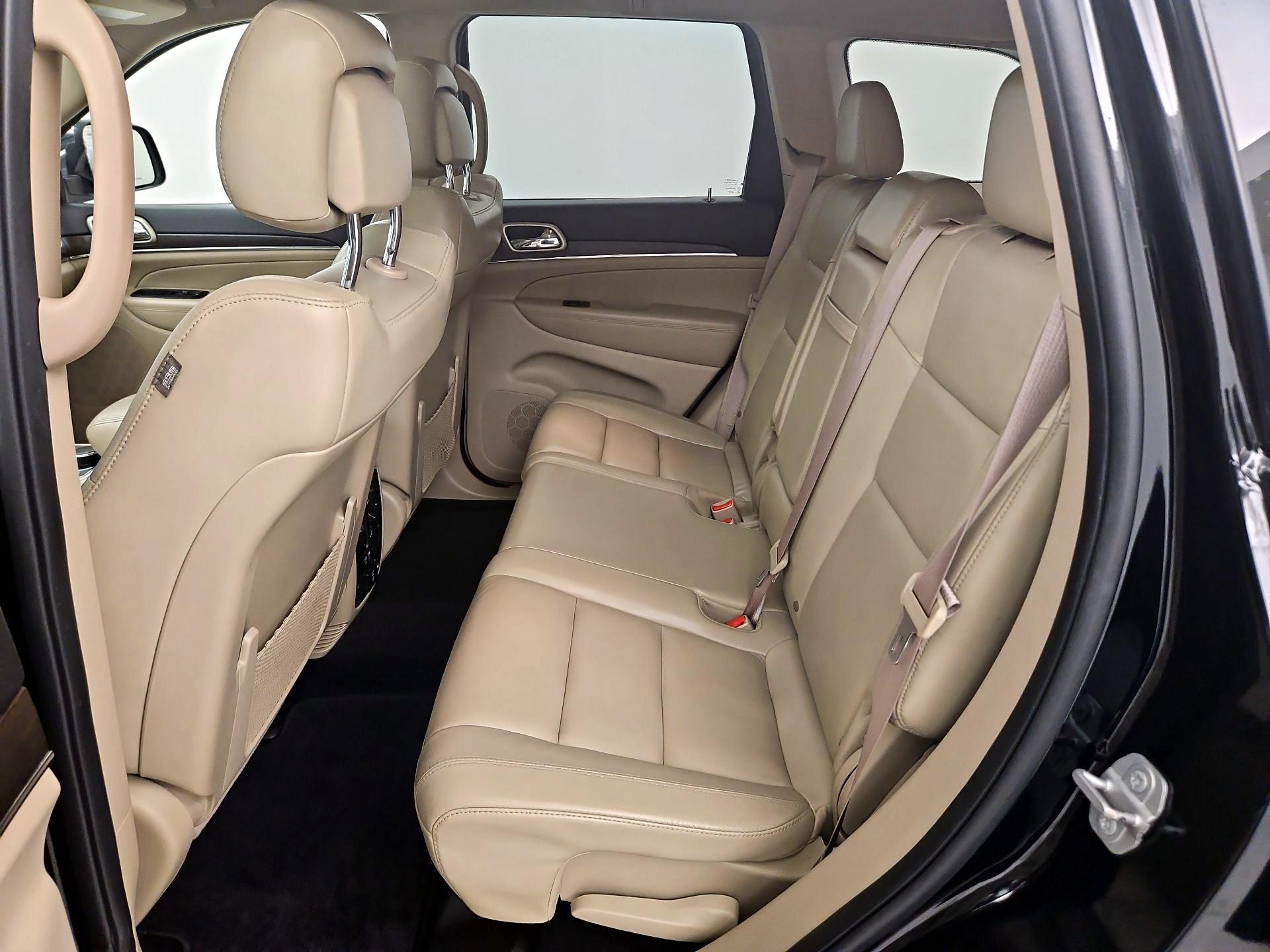 Thumbnail: 2017 Jeep Grand Cherokee - 20