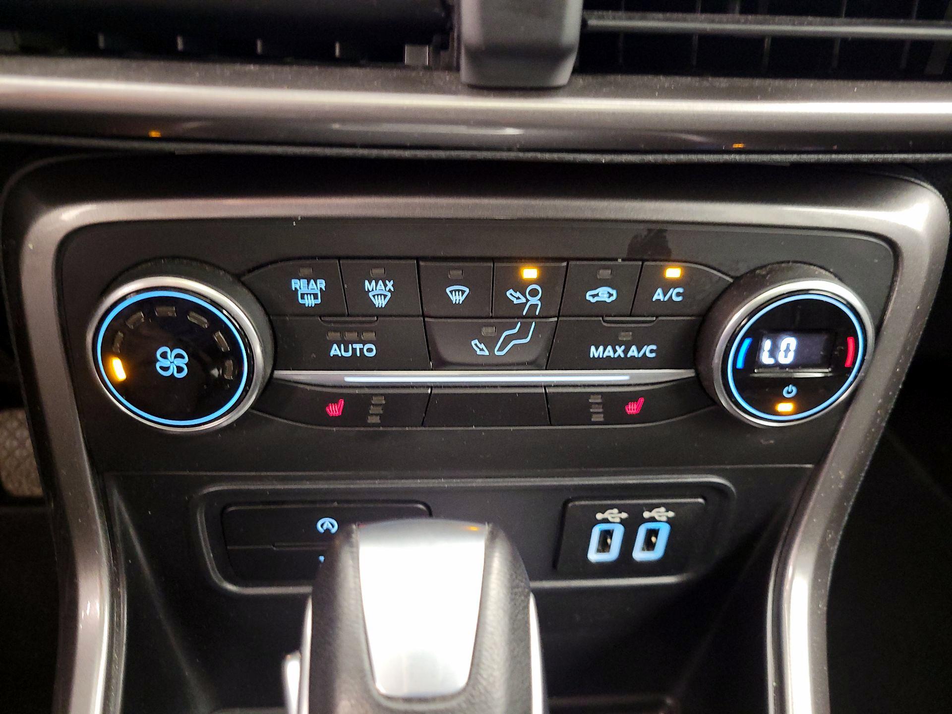 Thumbnail: 2019 Ford EcoSport - 17