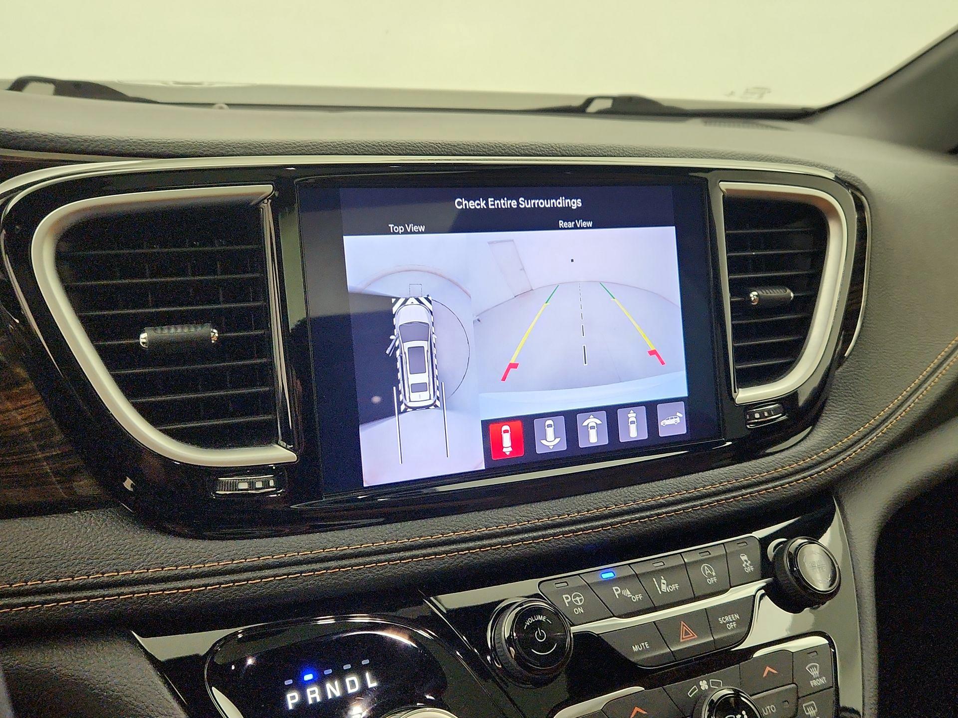 Thumbnail: 2022 Chrysler Pacifica - 15
