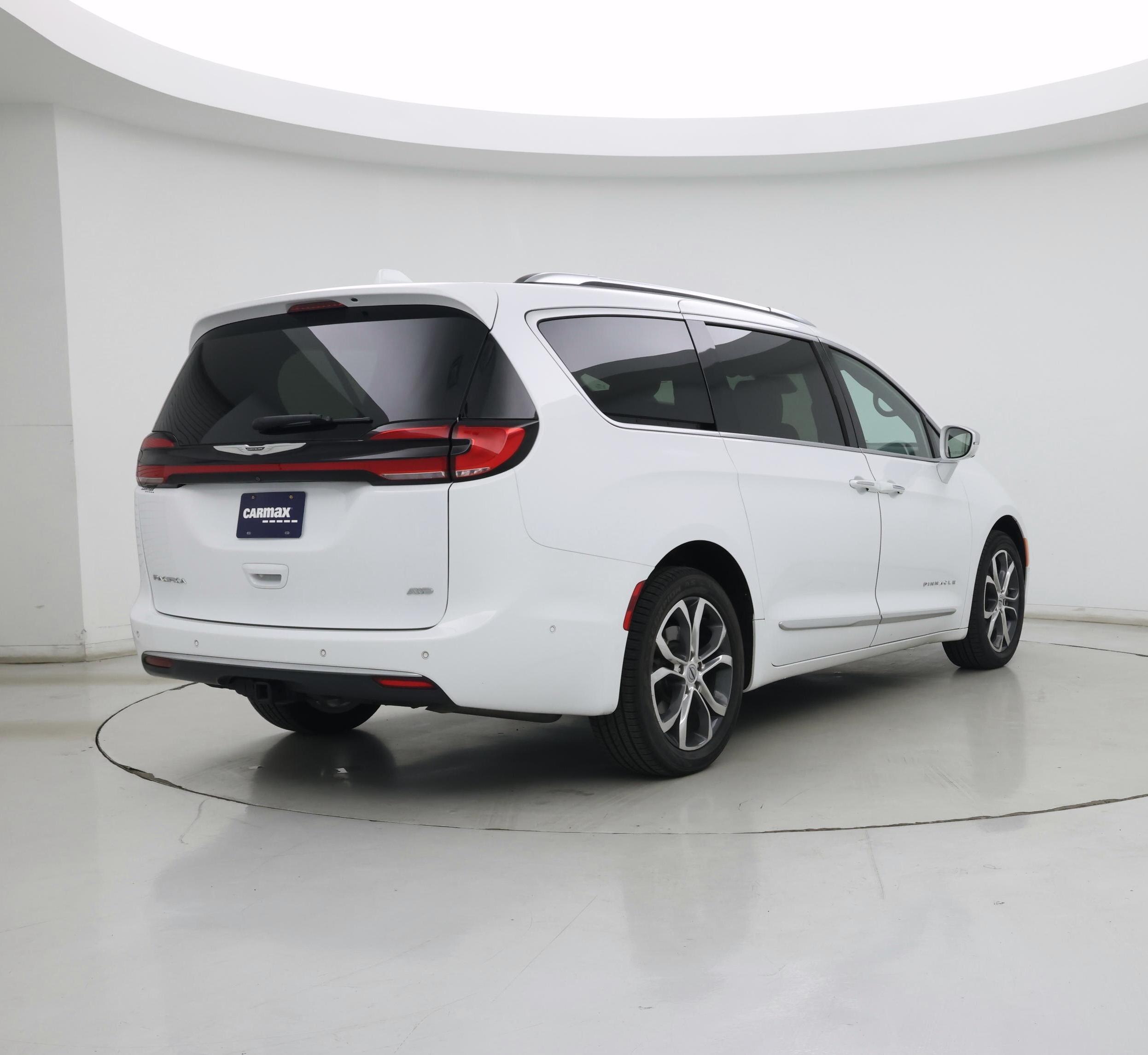 Thumbnail: 2022 Chrysler Pacifica - 8