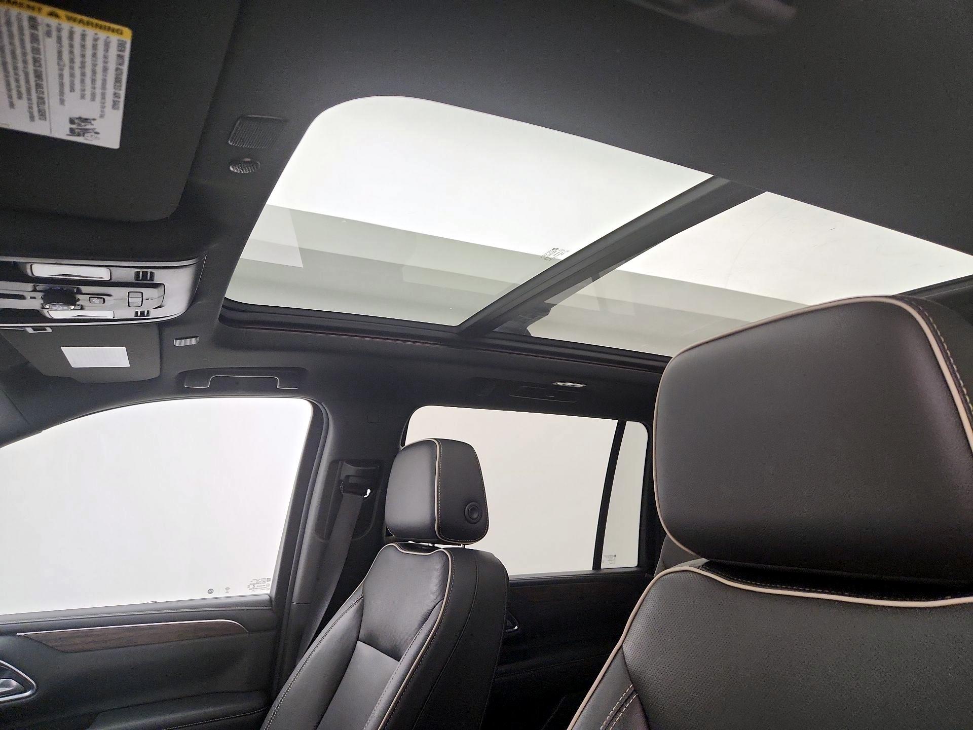 Thumbnail: 2021 Chevrolet Suburban - 20
