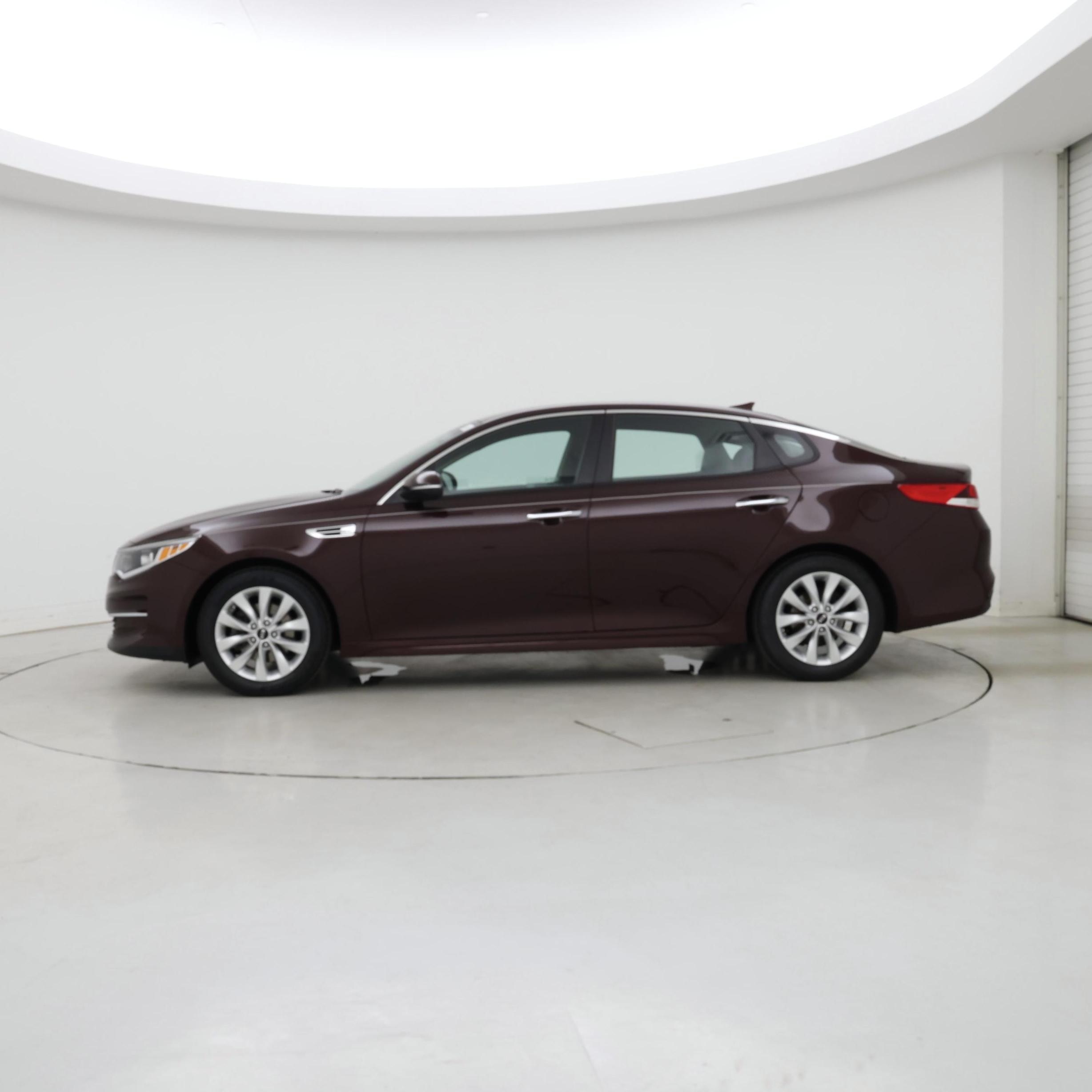 Thumbnail: 2018 Kia Optima - 3