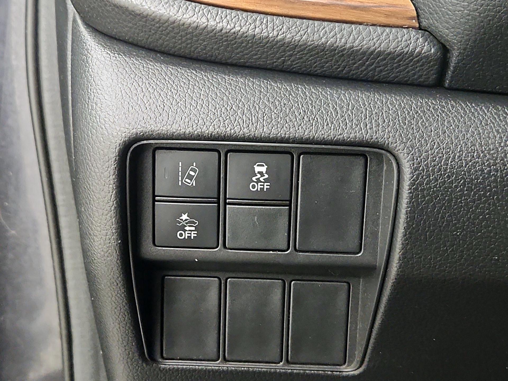 Thumbnail: 2017 Honda CR-V - 13