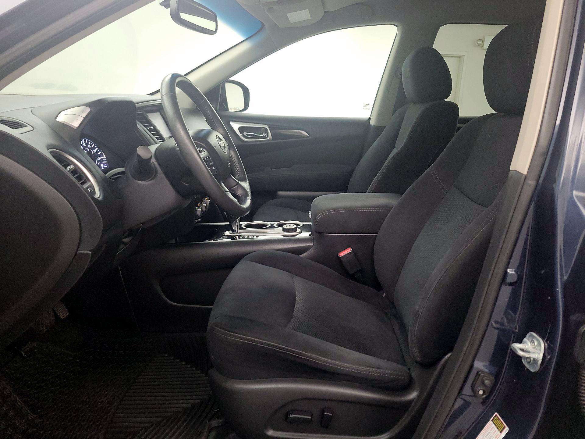 Thumbnail: 2016 Nissan Pathfinder - 11