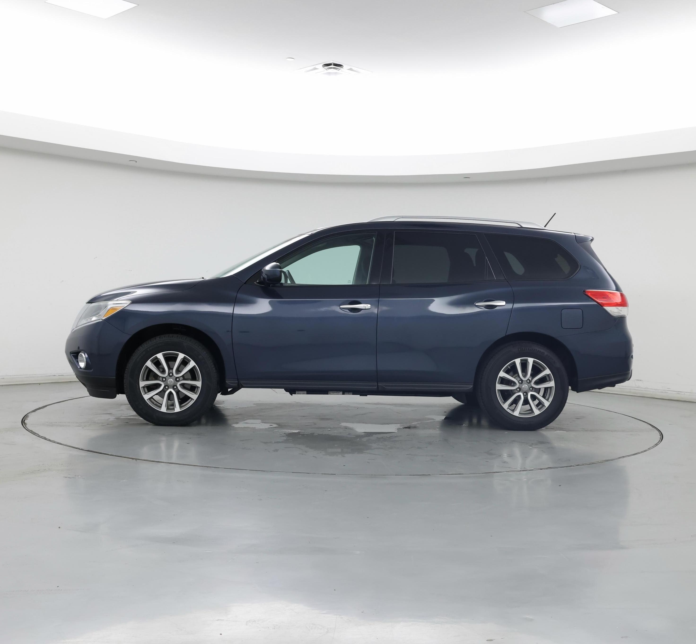 Thumbnail: 2016 Nissan Pathfinder - 3