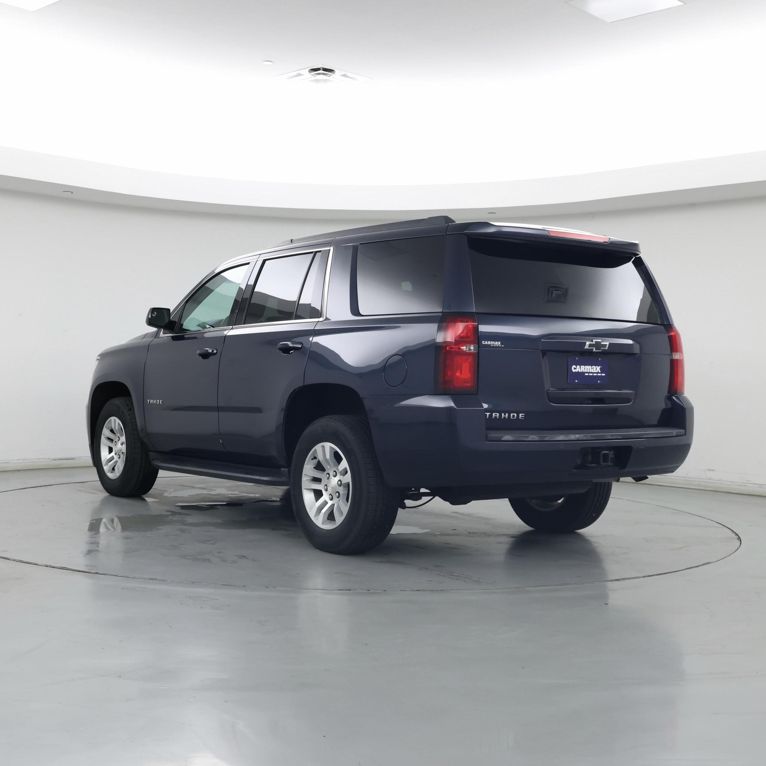 Thumbnail: 2019 Chevrolet Tahoe - 2