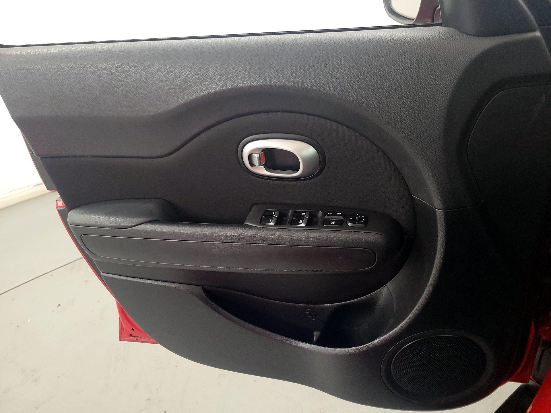 Thumbnail: 2018 Kia Soul - 12