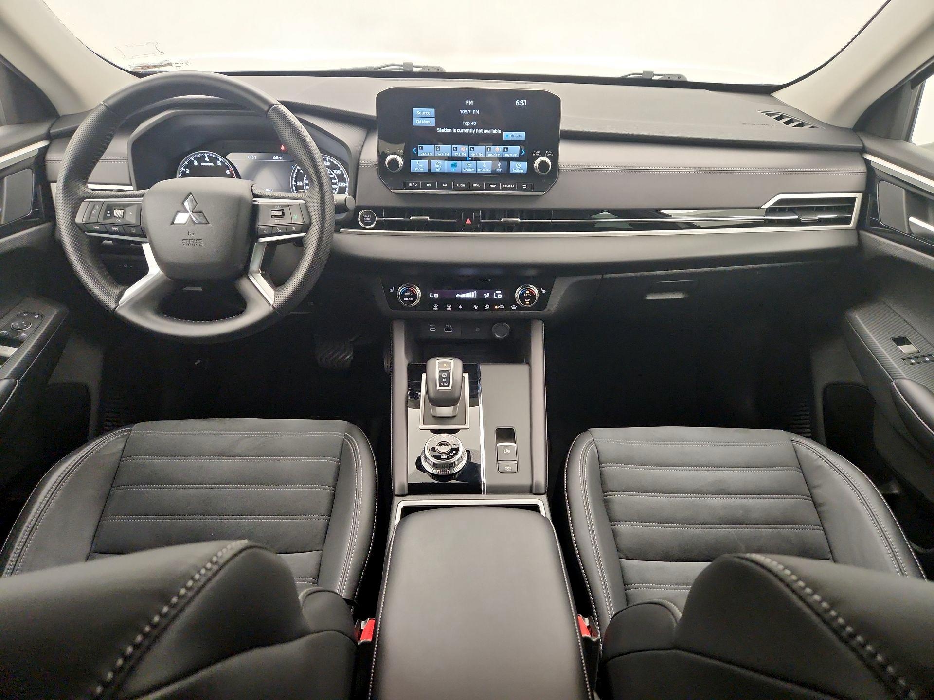Thumbnail: 2022 Mitsubishi Outlander - 9