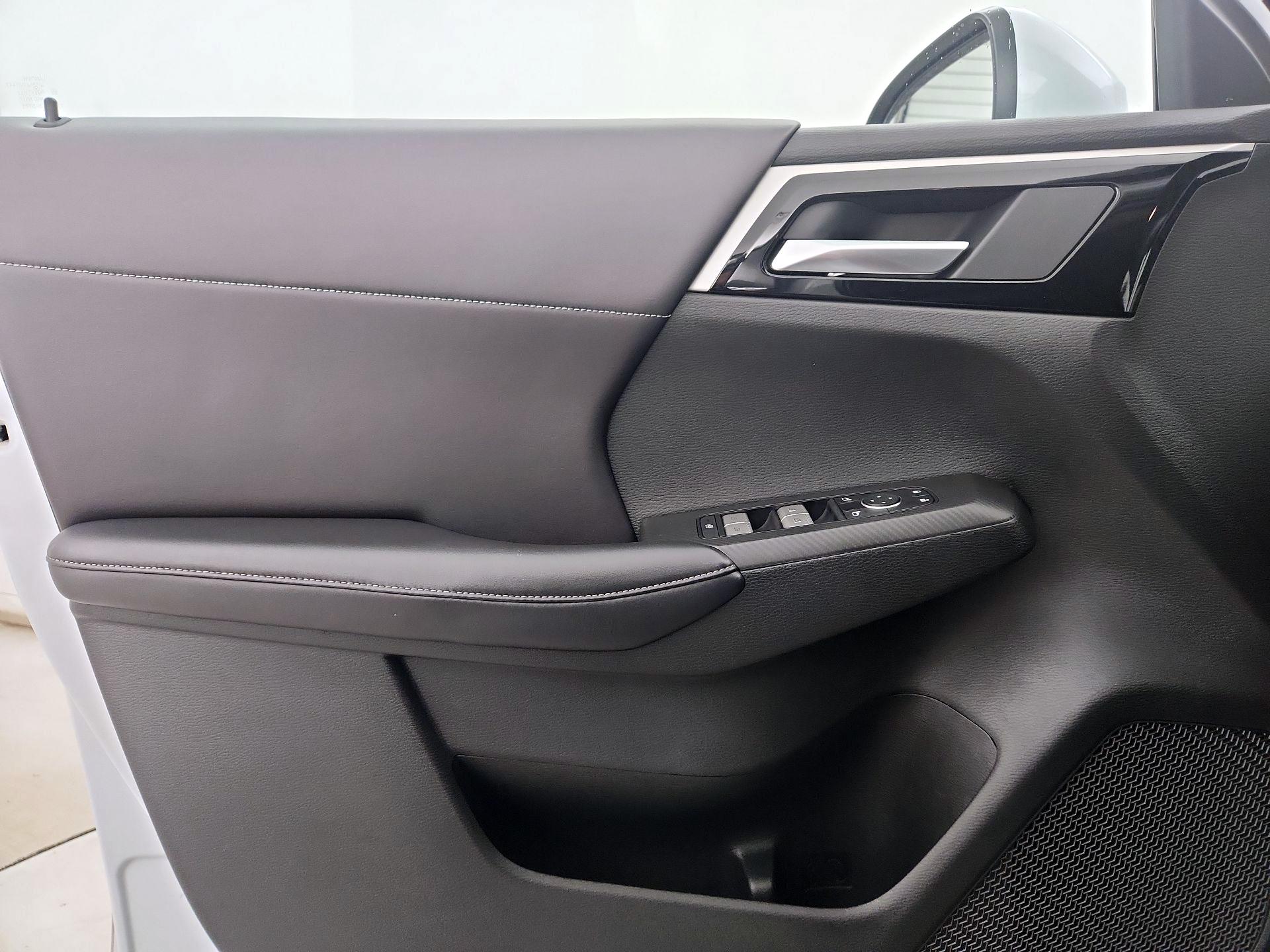 Thumbnail: 2022 Mitsubishi Outlander - 12