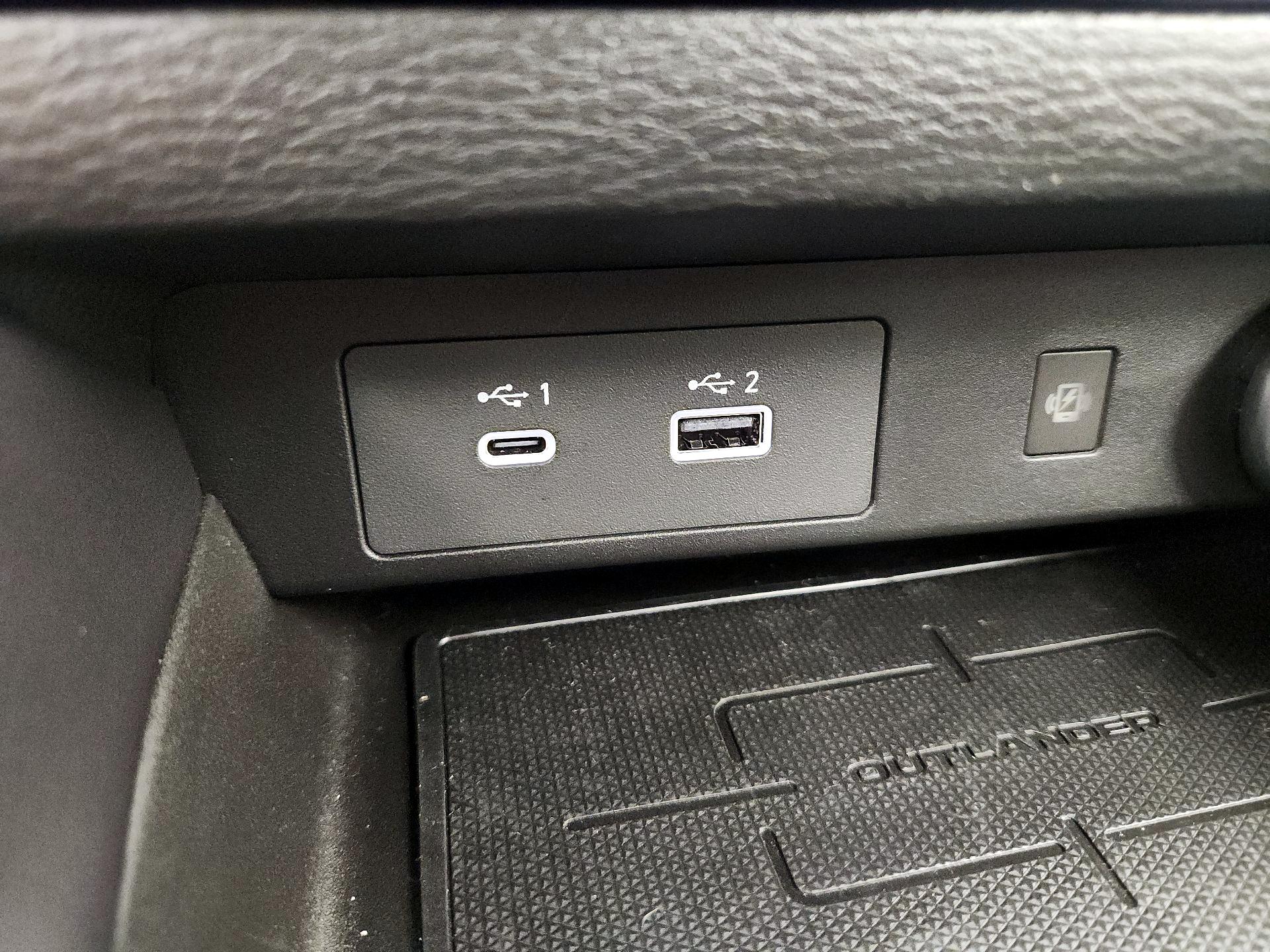 Thumbnail: 2022 Mitsubishi Outlander - 19