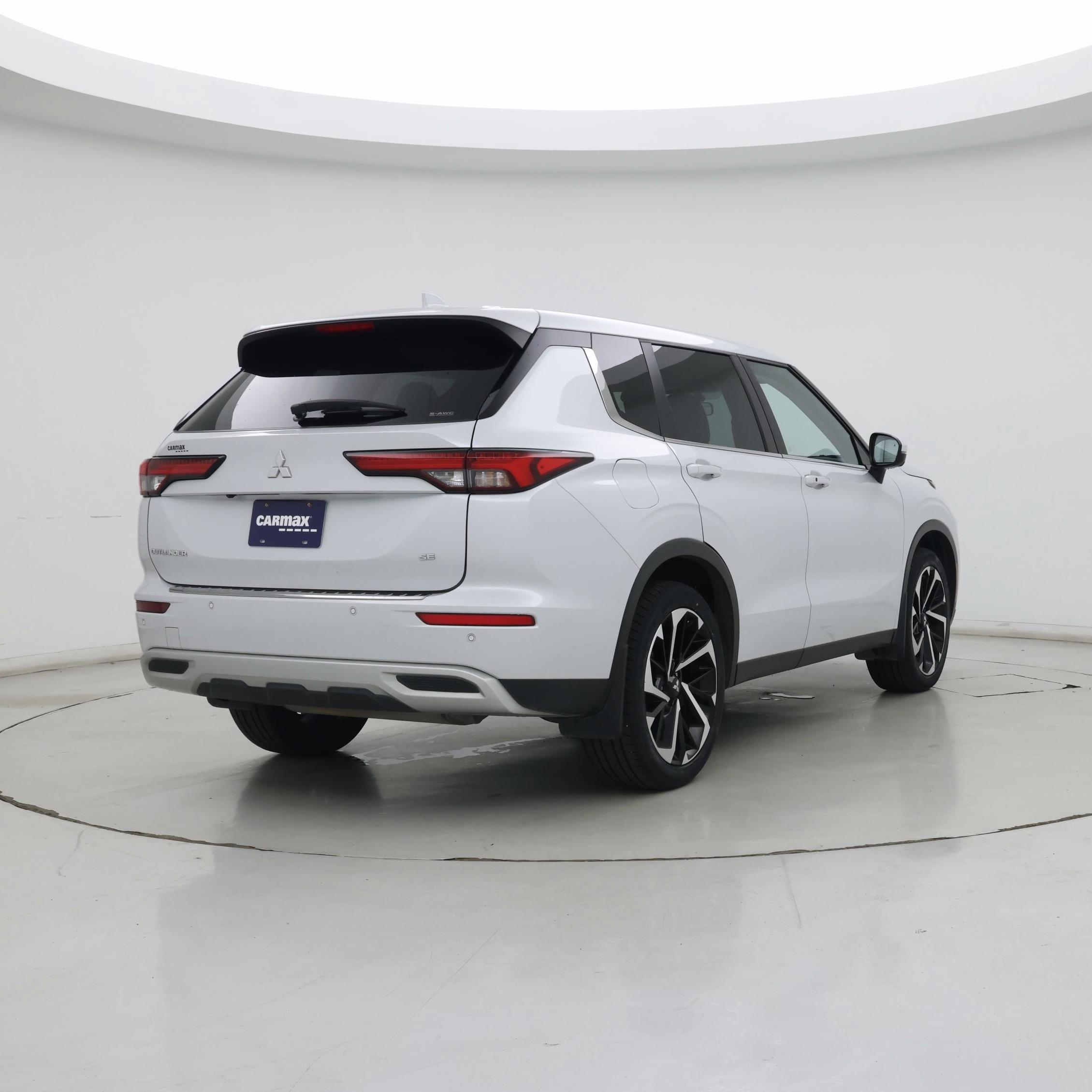 Thumbnail: 2022 Mitsubishi Outlander - 8
