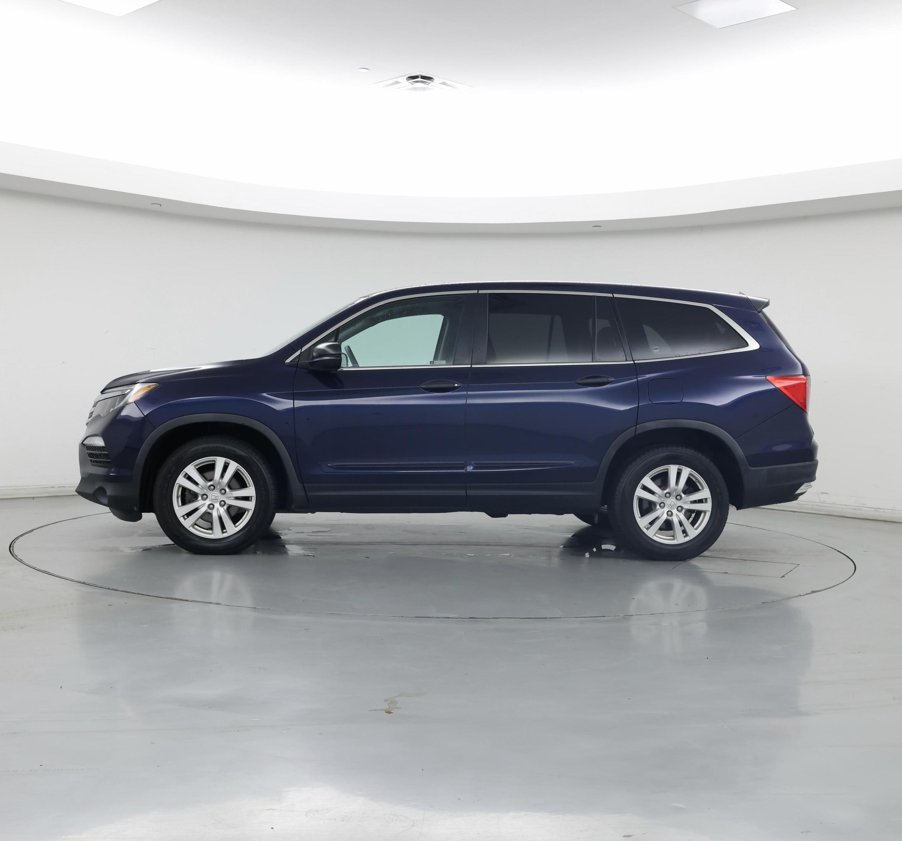 Thumbnail: 2018 Honda Pilot - 3
