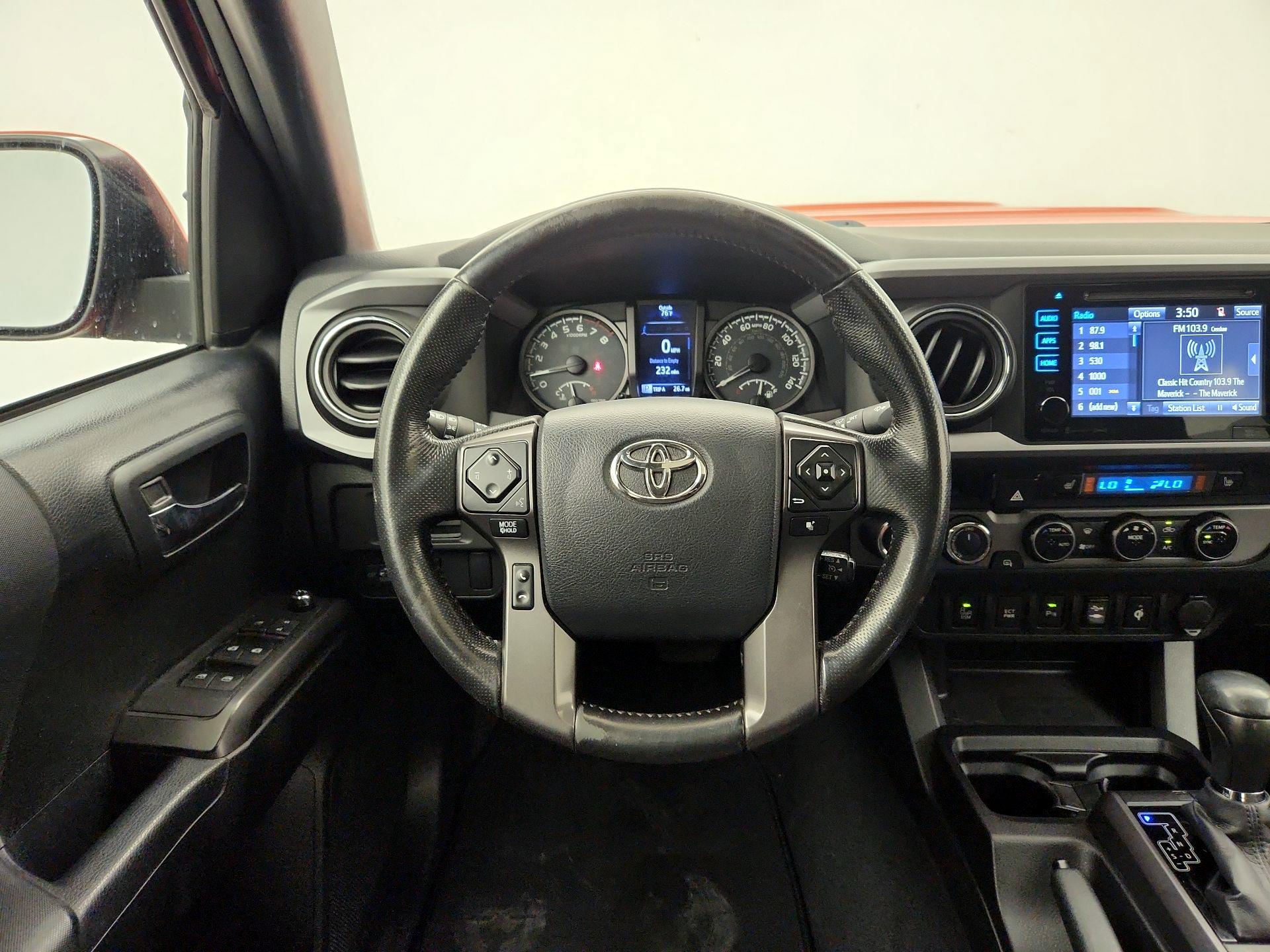 Thumbnail: 2016 Toyota Tacoma - 10