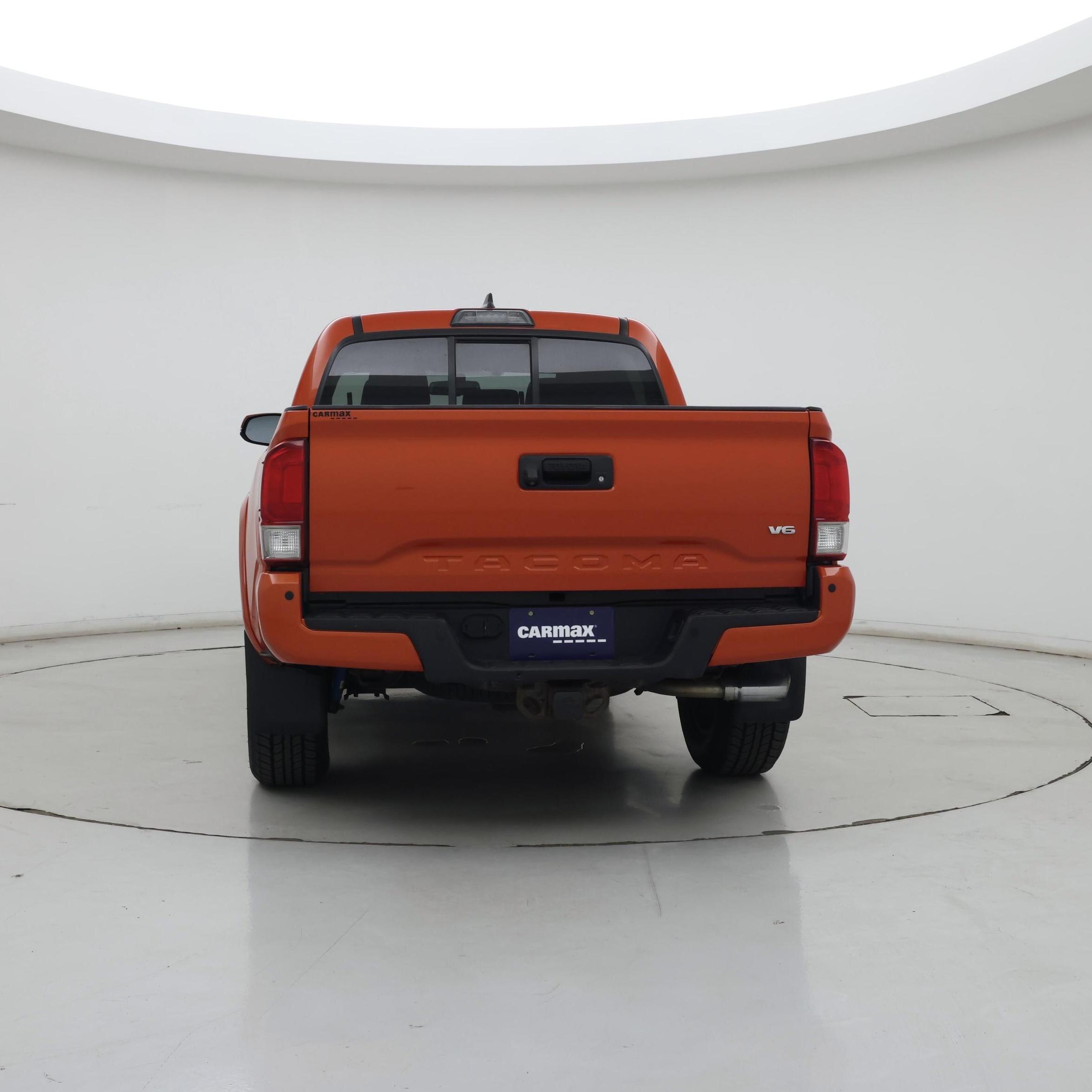 Thumbnail: 2016 Toyota Tacoma - 6
