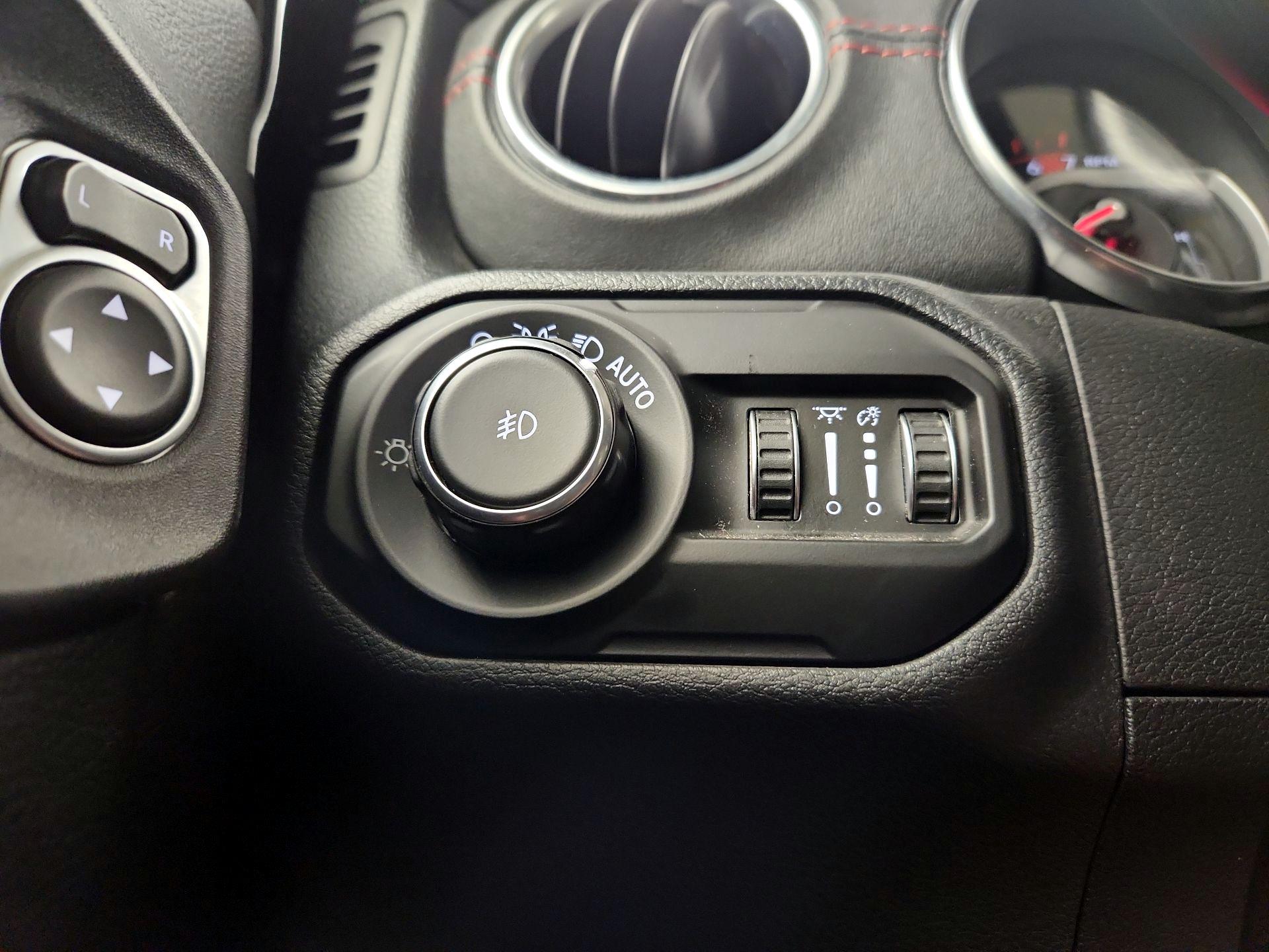 Thumbnail: 2020 Jeep Wrangler - 13
