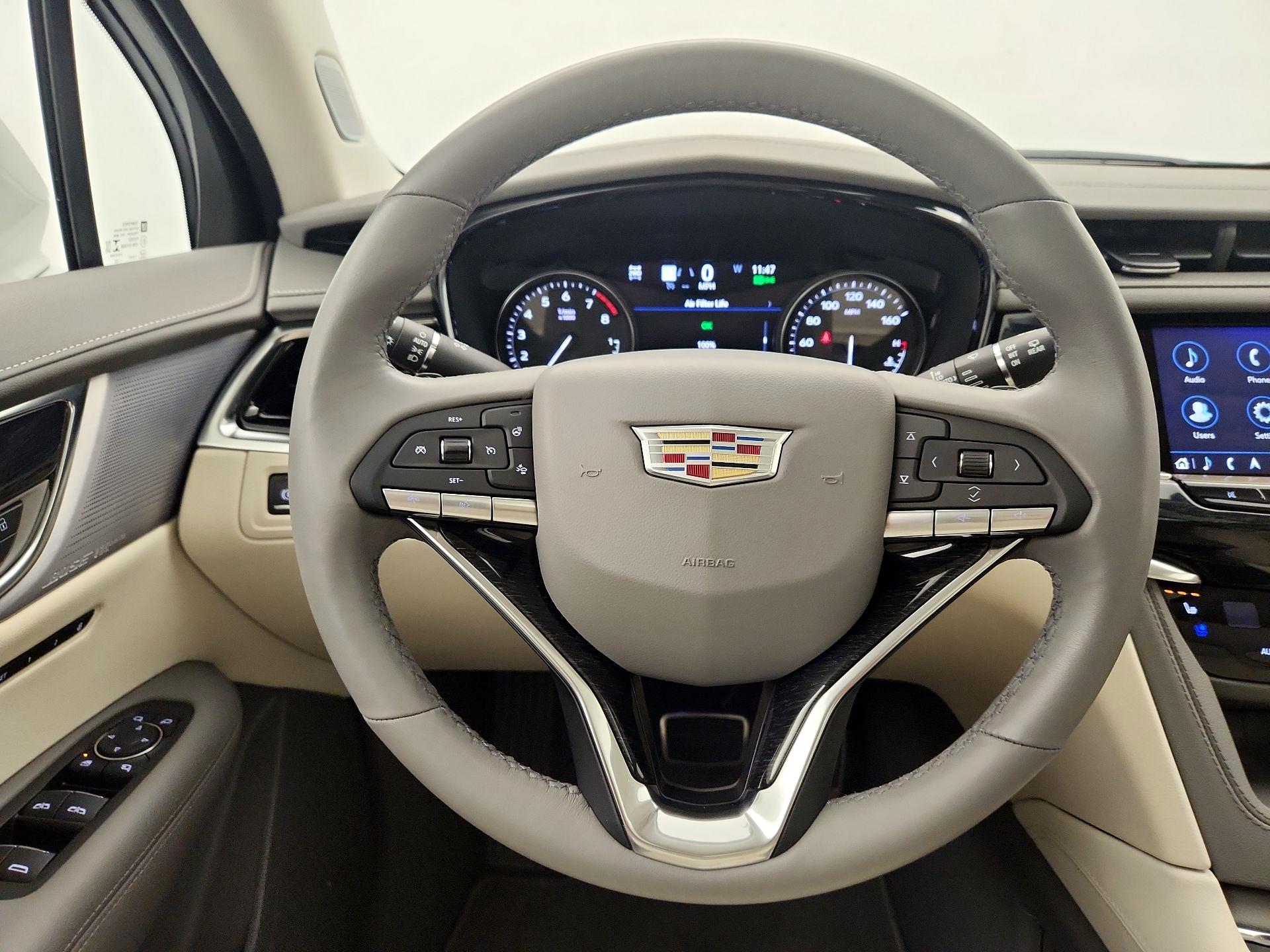 Thumbnail: 2023 Cadillac XT6 - 10