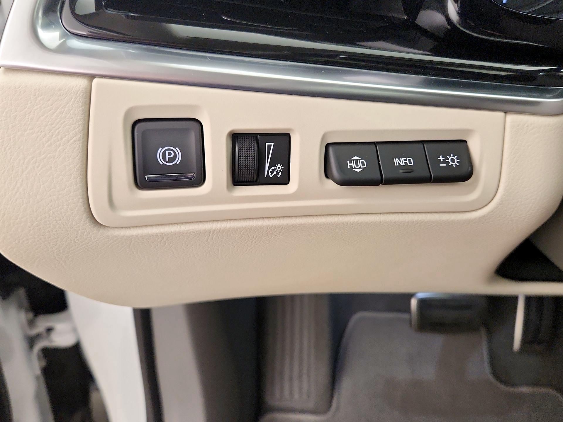Thumbnail: 2023 Cadillac XT6 - 13