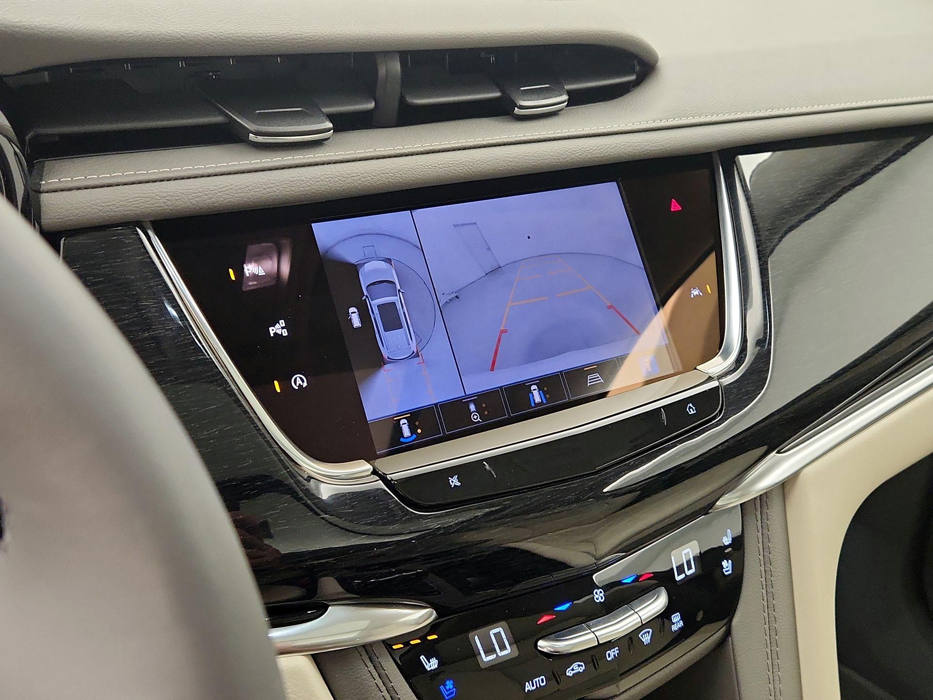 Thumbnail: 2023 Cadillac XT6 - 15