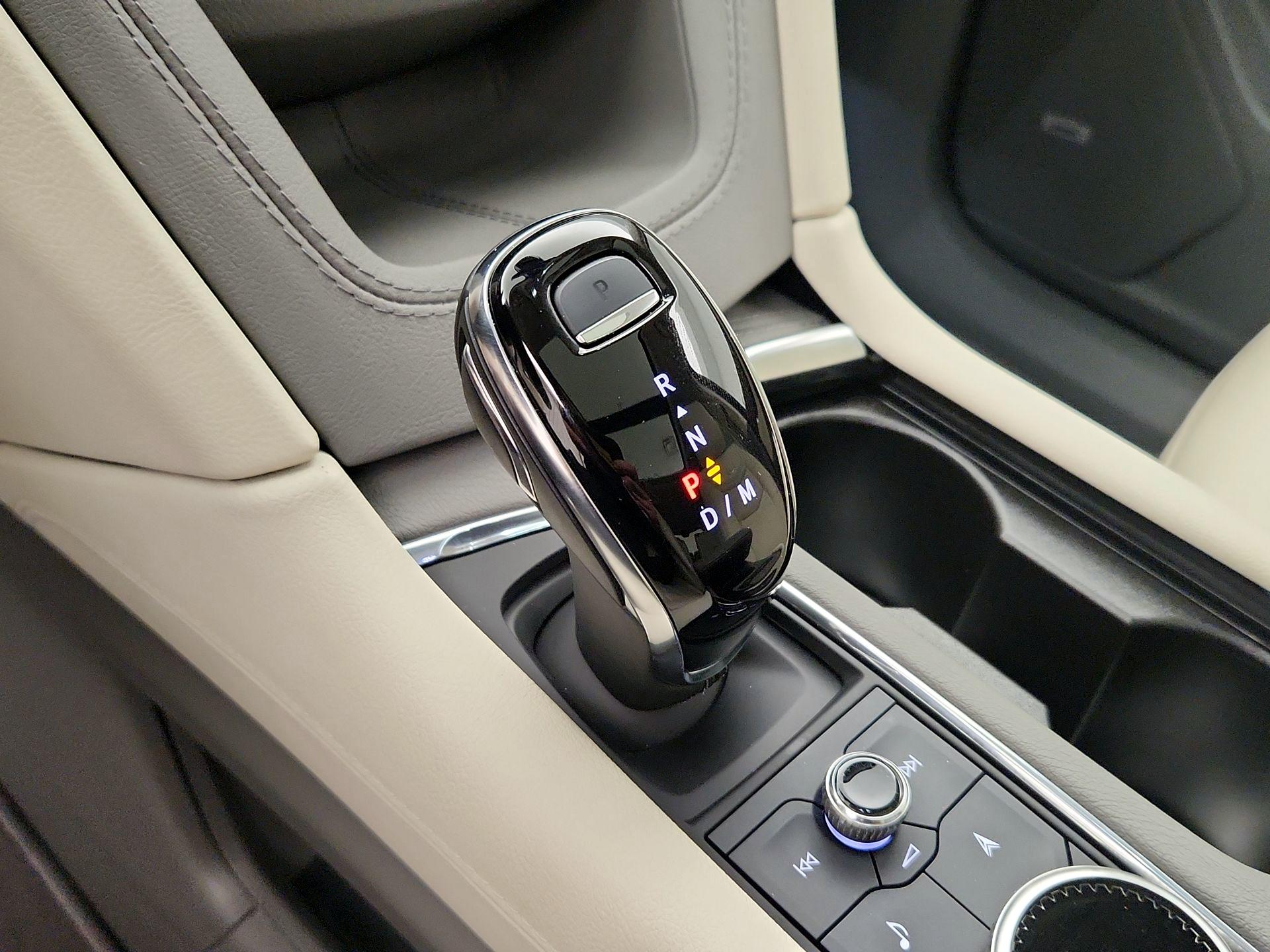 Thumbnail: 2023 Cadillac XT6 - 18